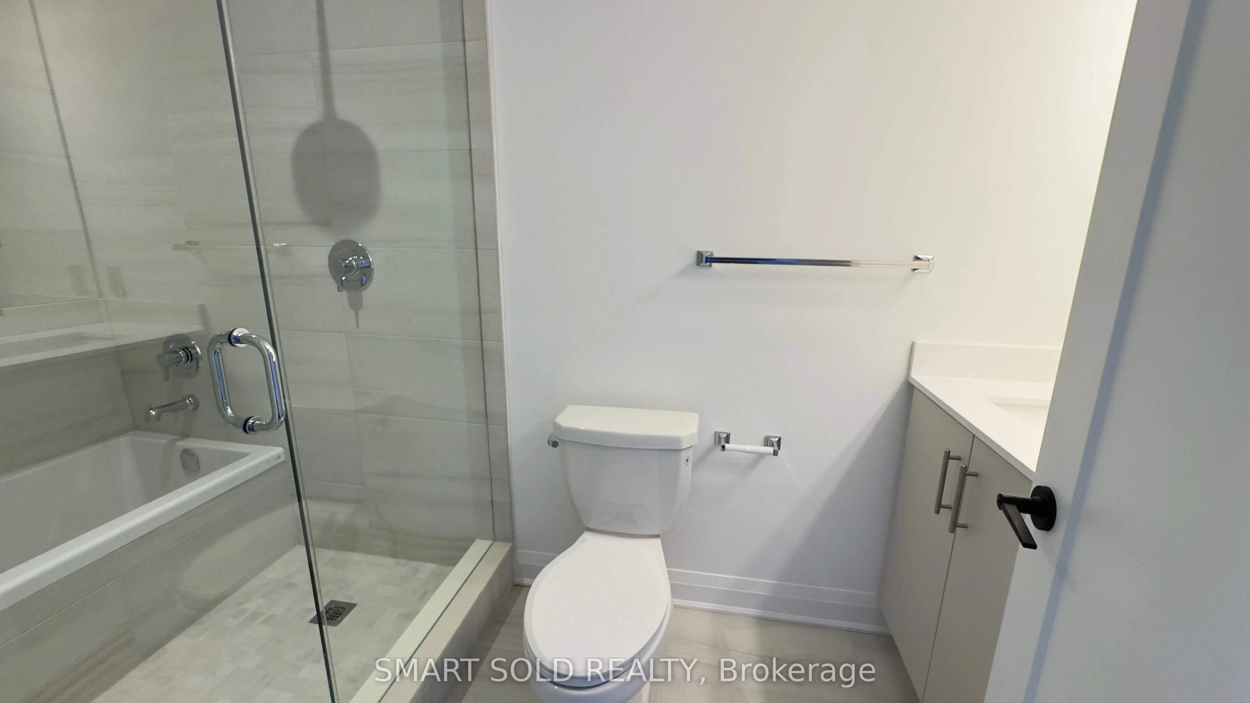 63 Alton Crescent N, #63