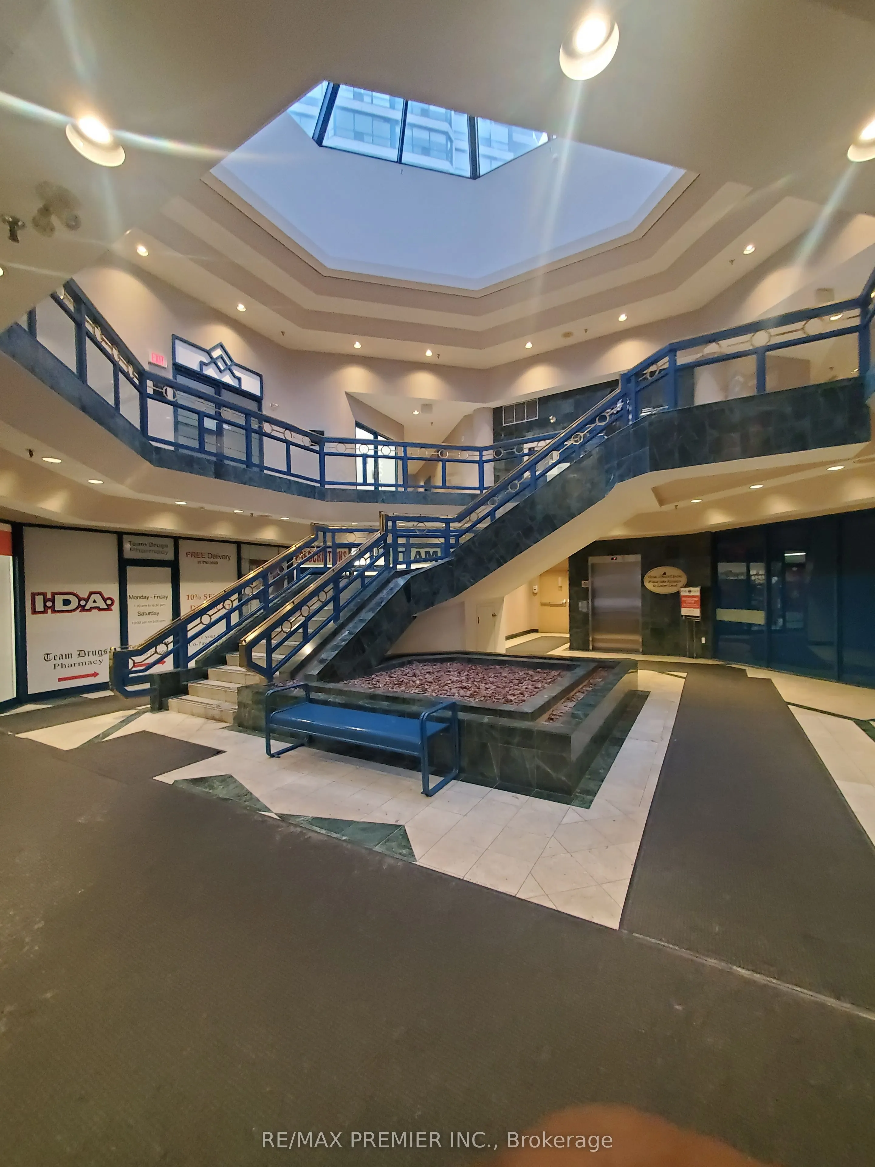 7330 Yonge Street, #215