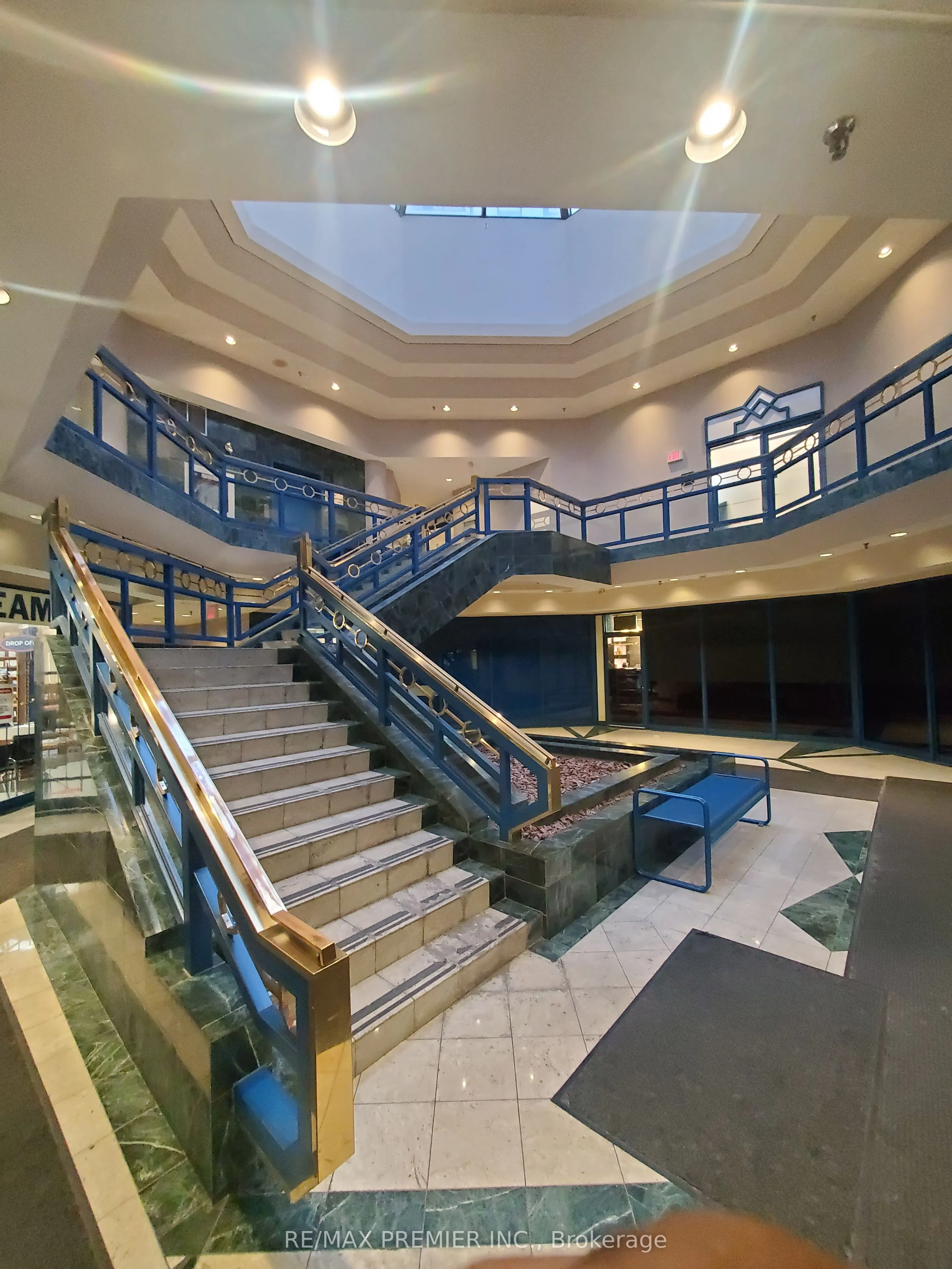 7330 Yonge Street, #215