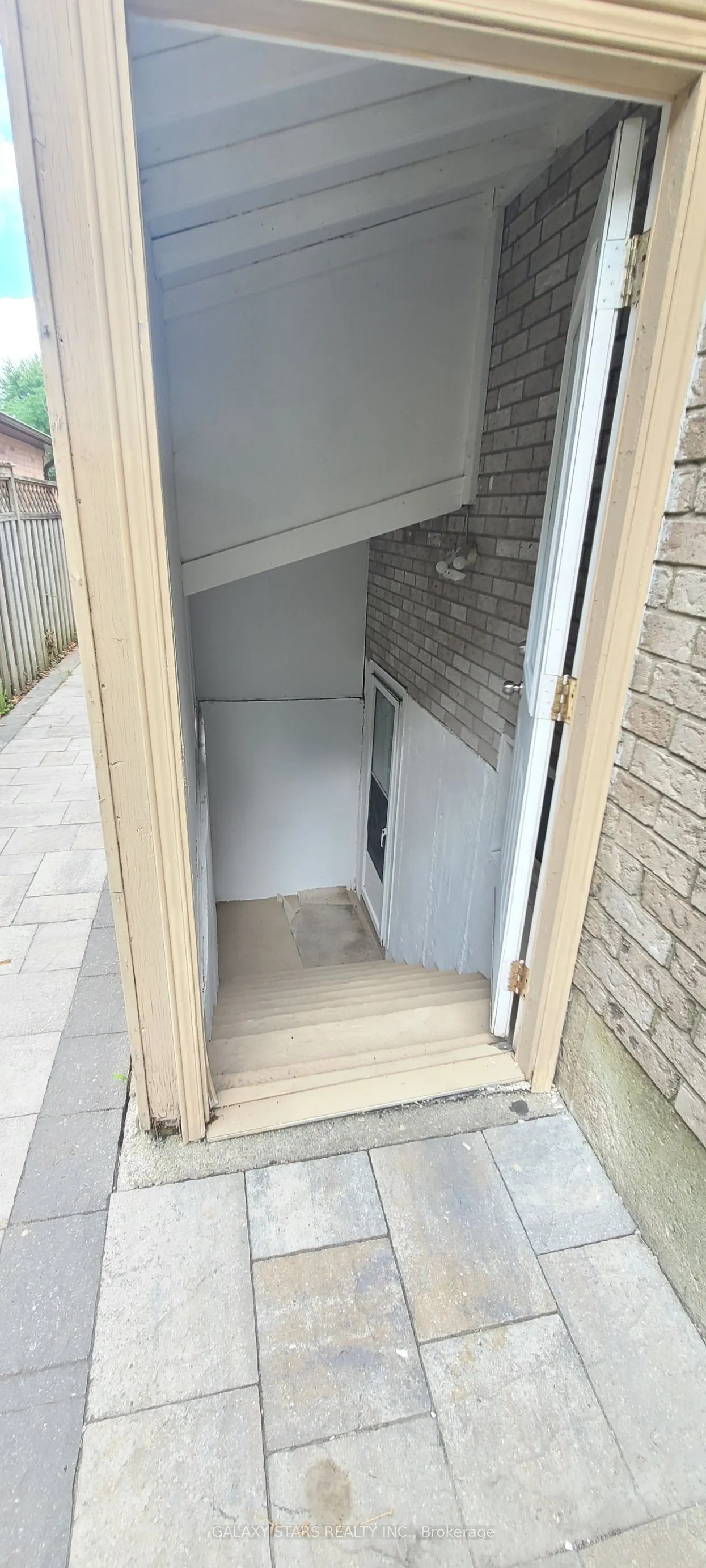 2 Higginson Street, #Basement