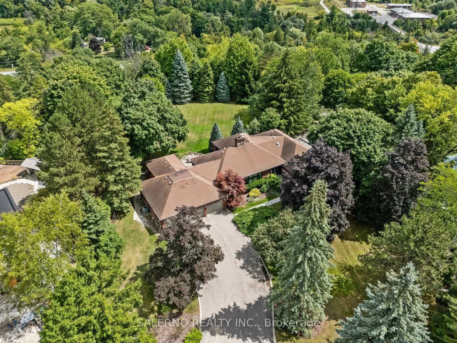 85 Valleyview Court