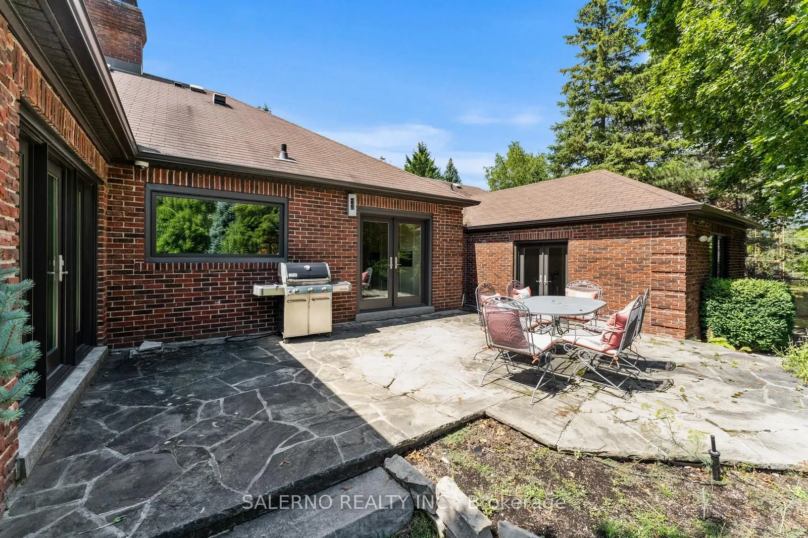 85 Valleyview Court