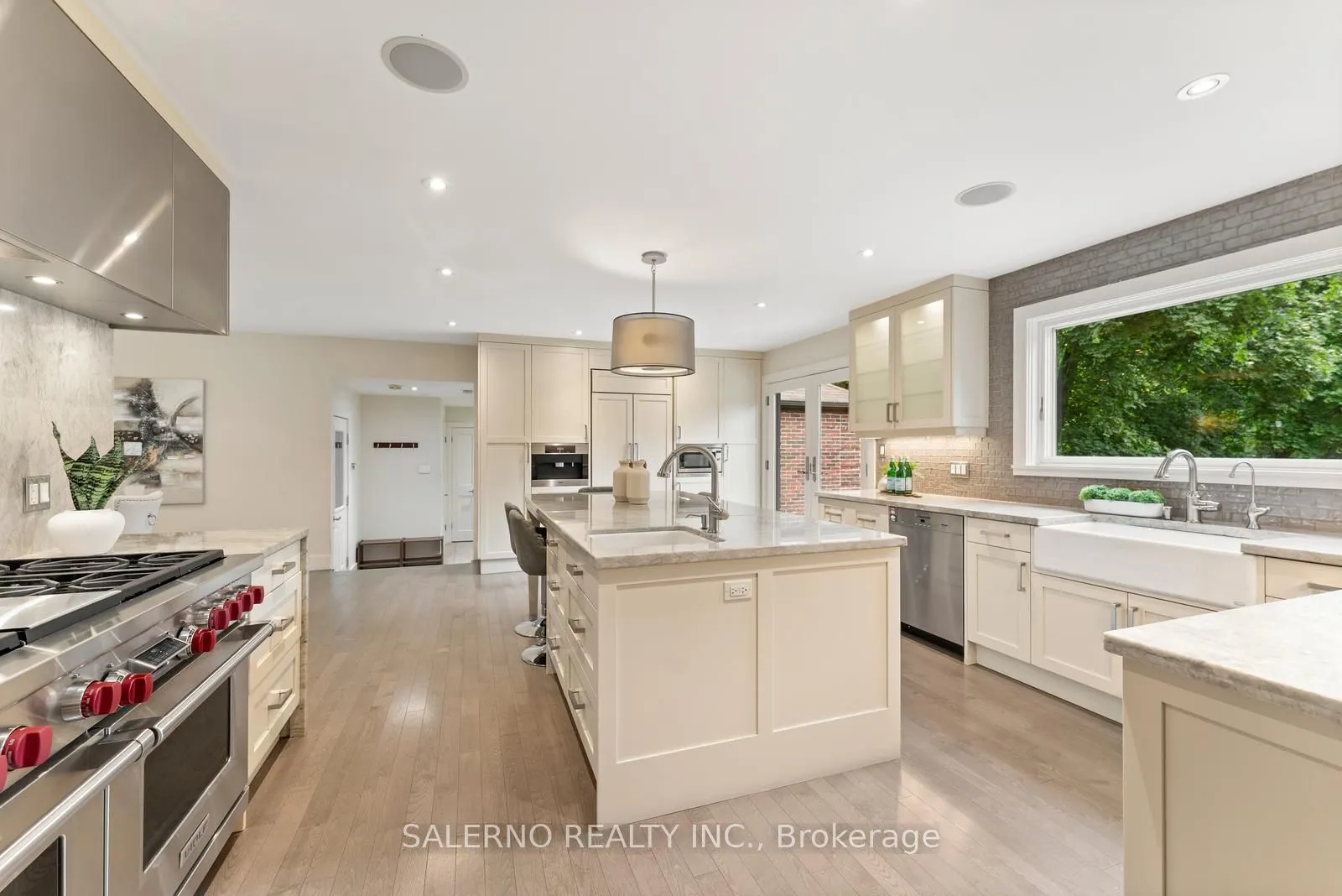 85 Valleyview Court