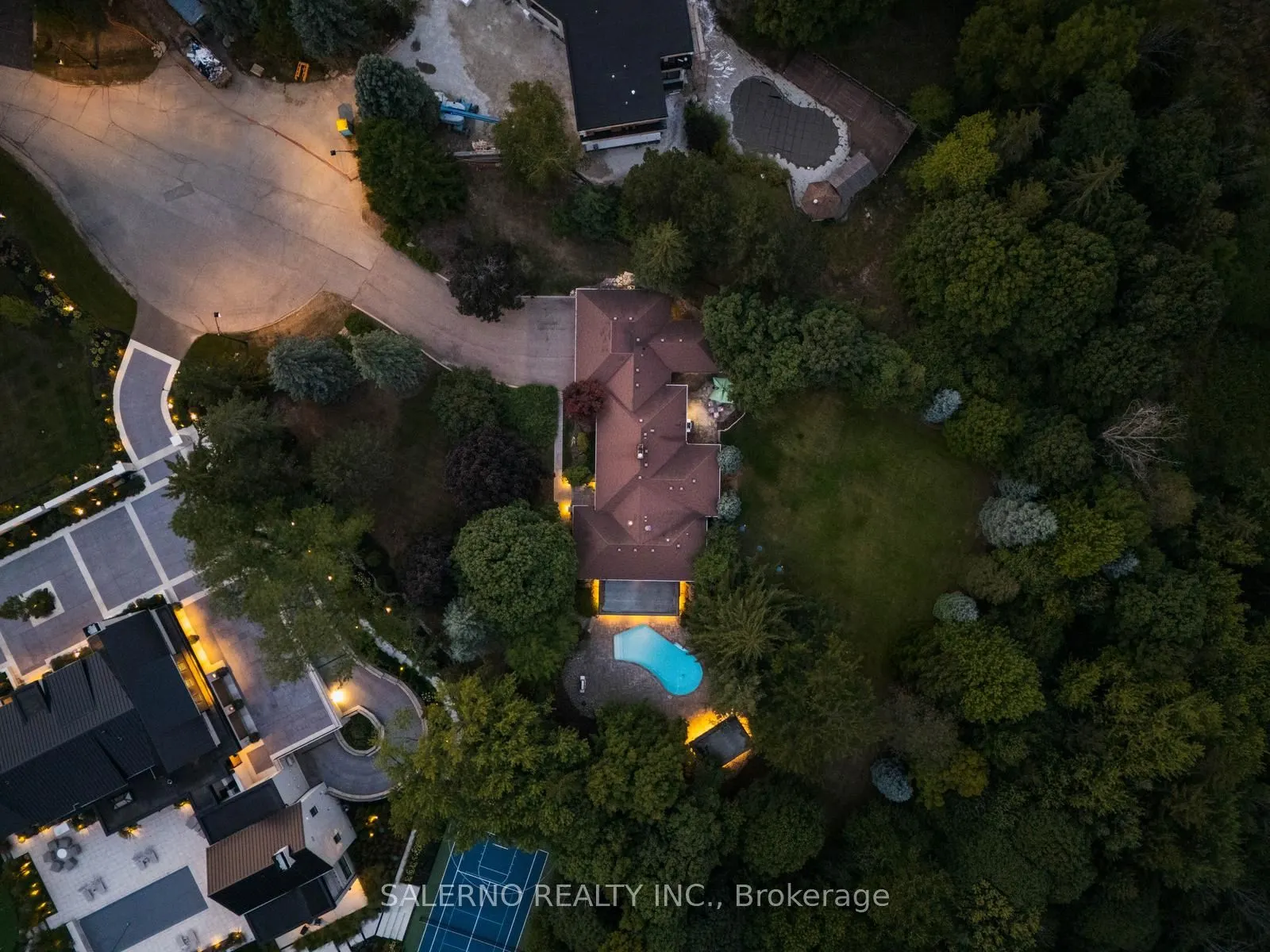 85 Valleyview Court