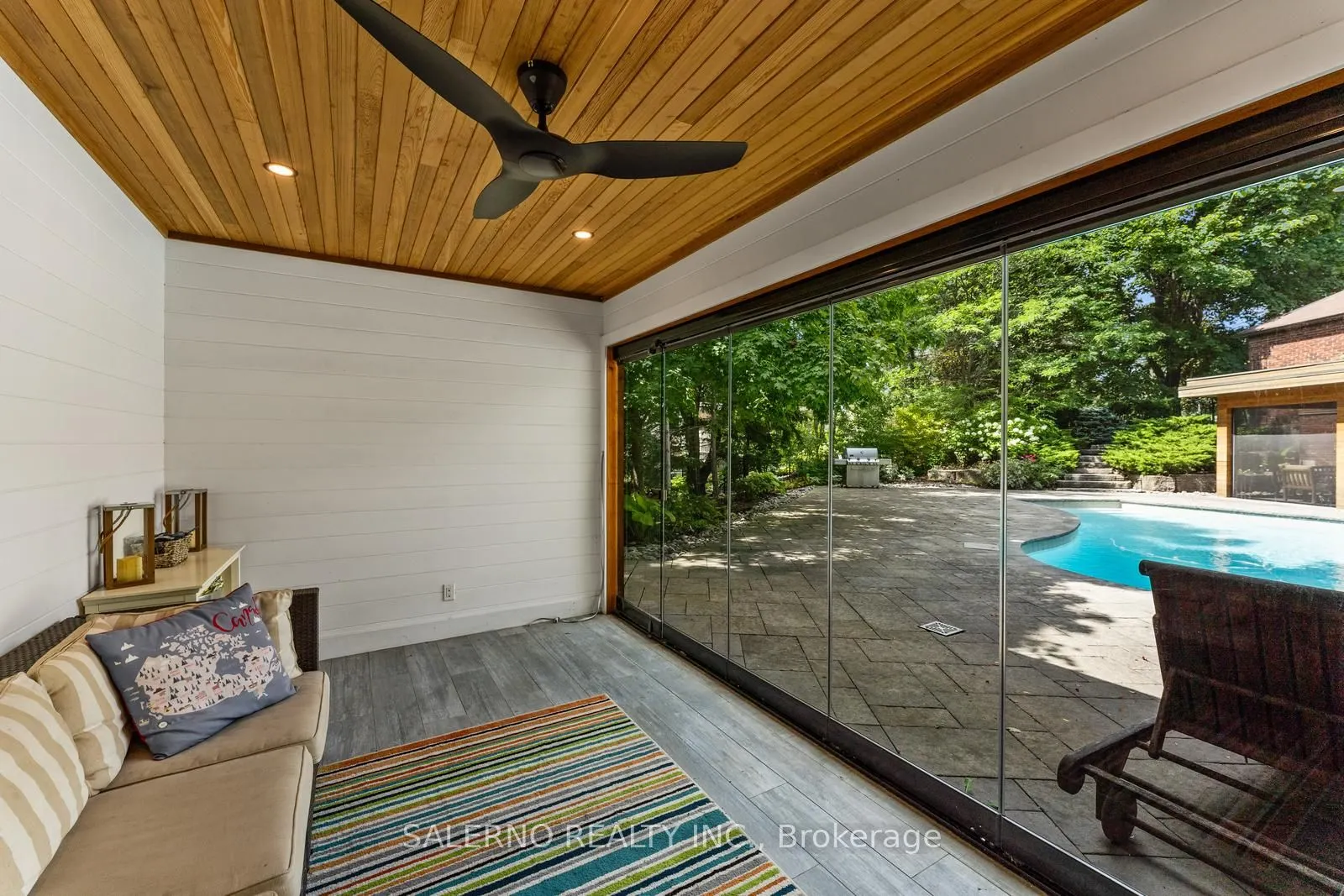 85 Valleyview Court