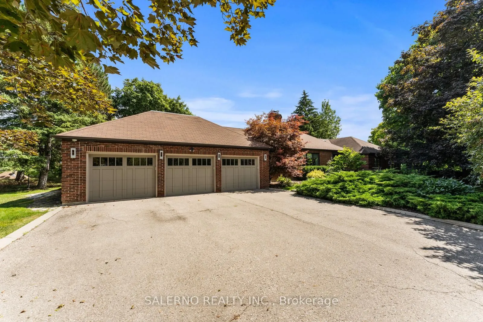 85 Valleyview Court