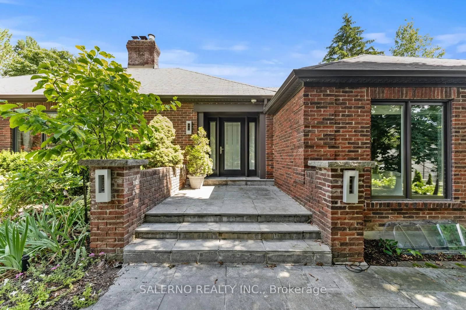 85 Valleyview Court