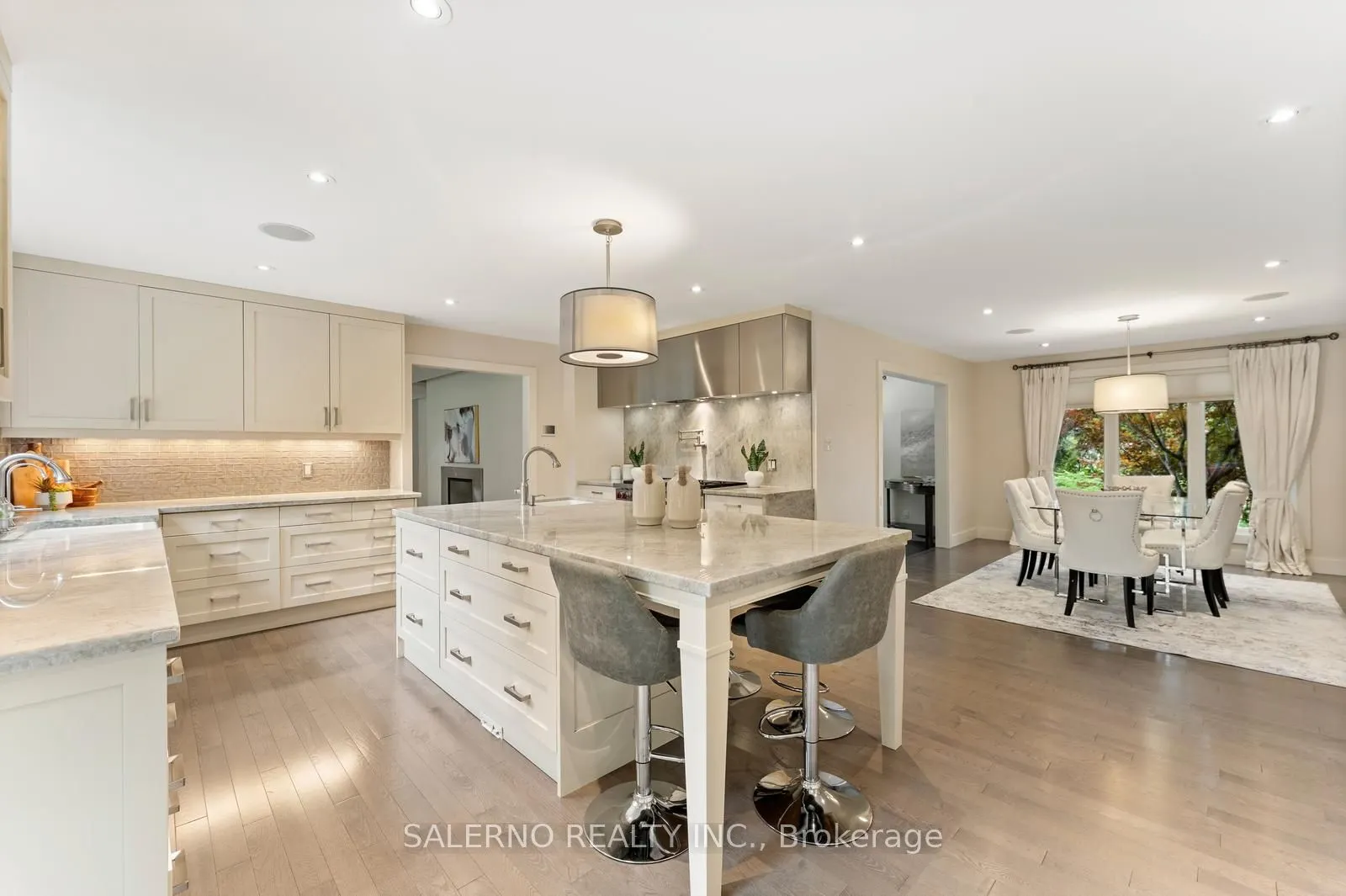 85 Valleyview Court