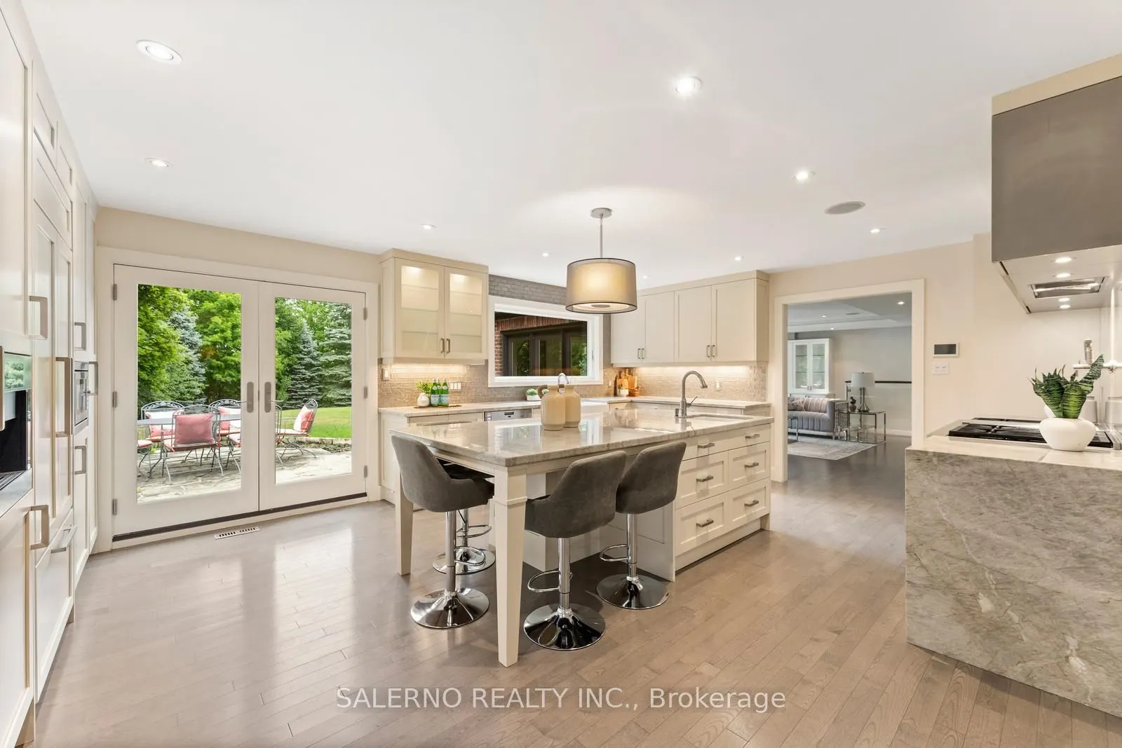 85 Valleyview Court