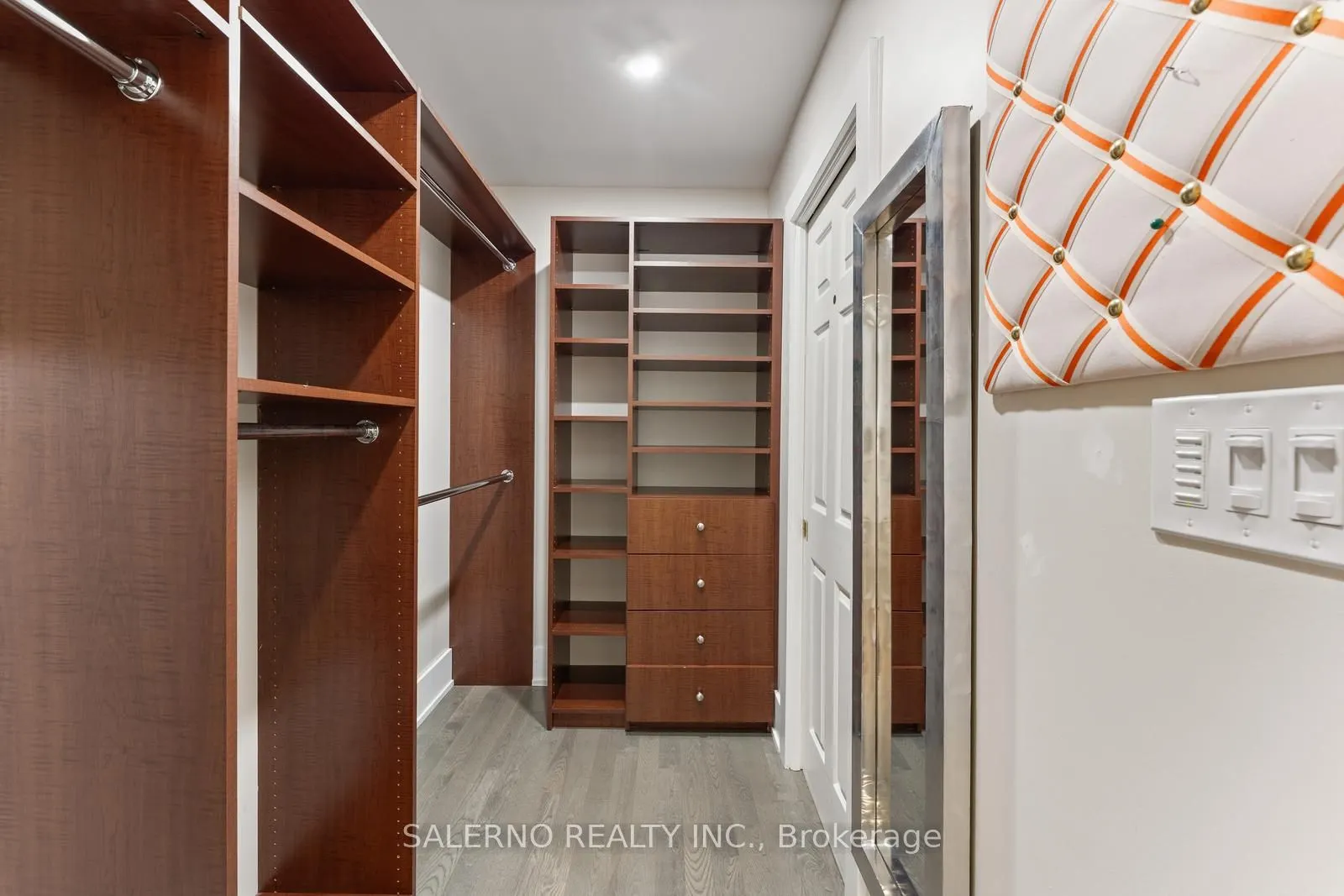 85 Valleyview Court