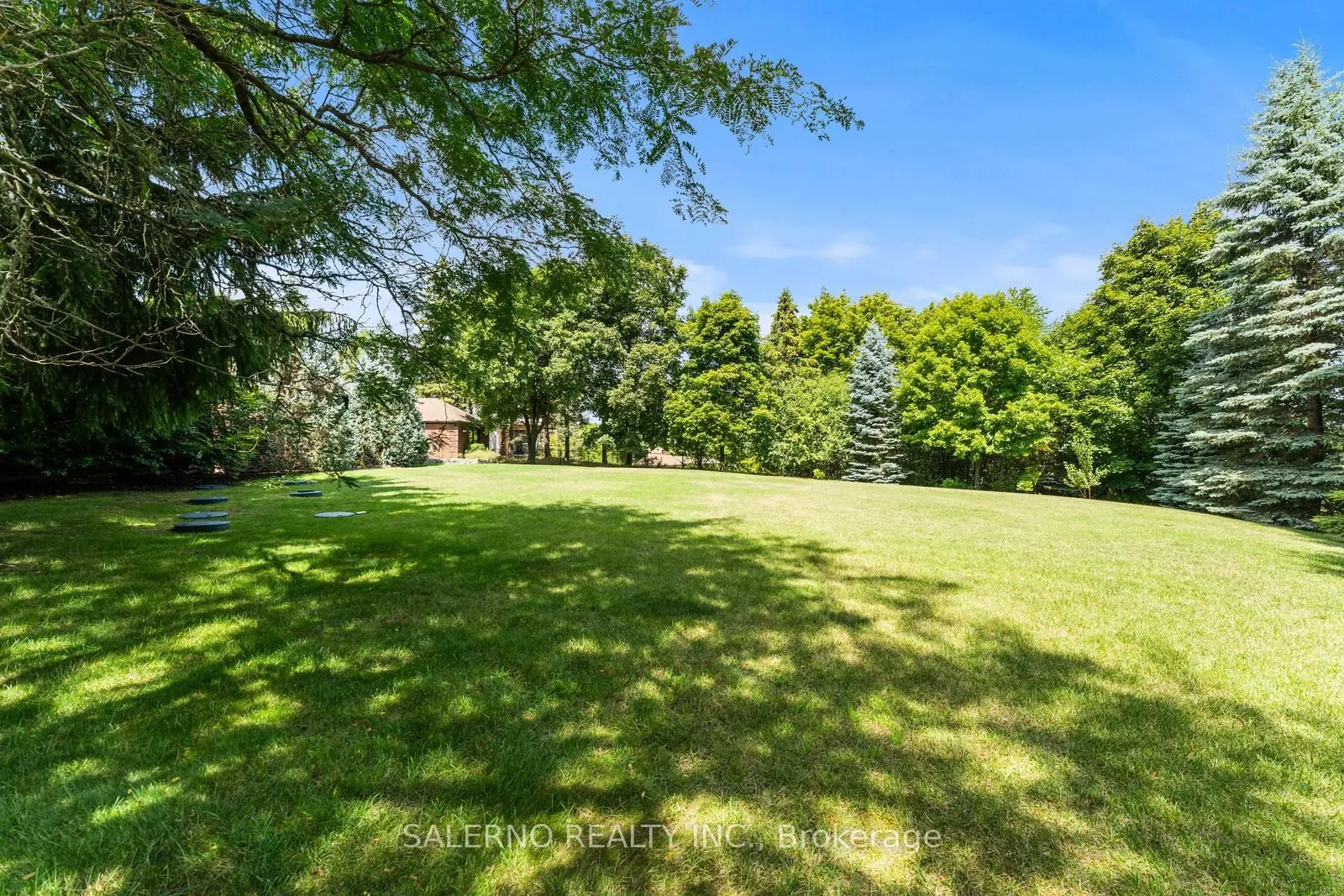 85 Valleyview Court