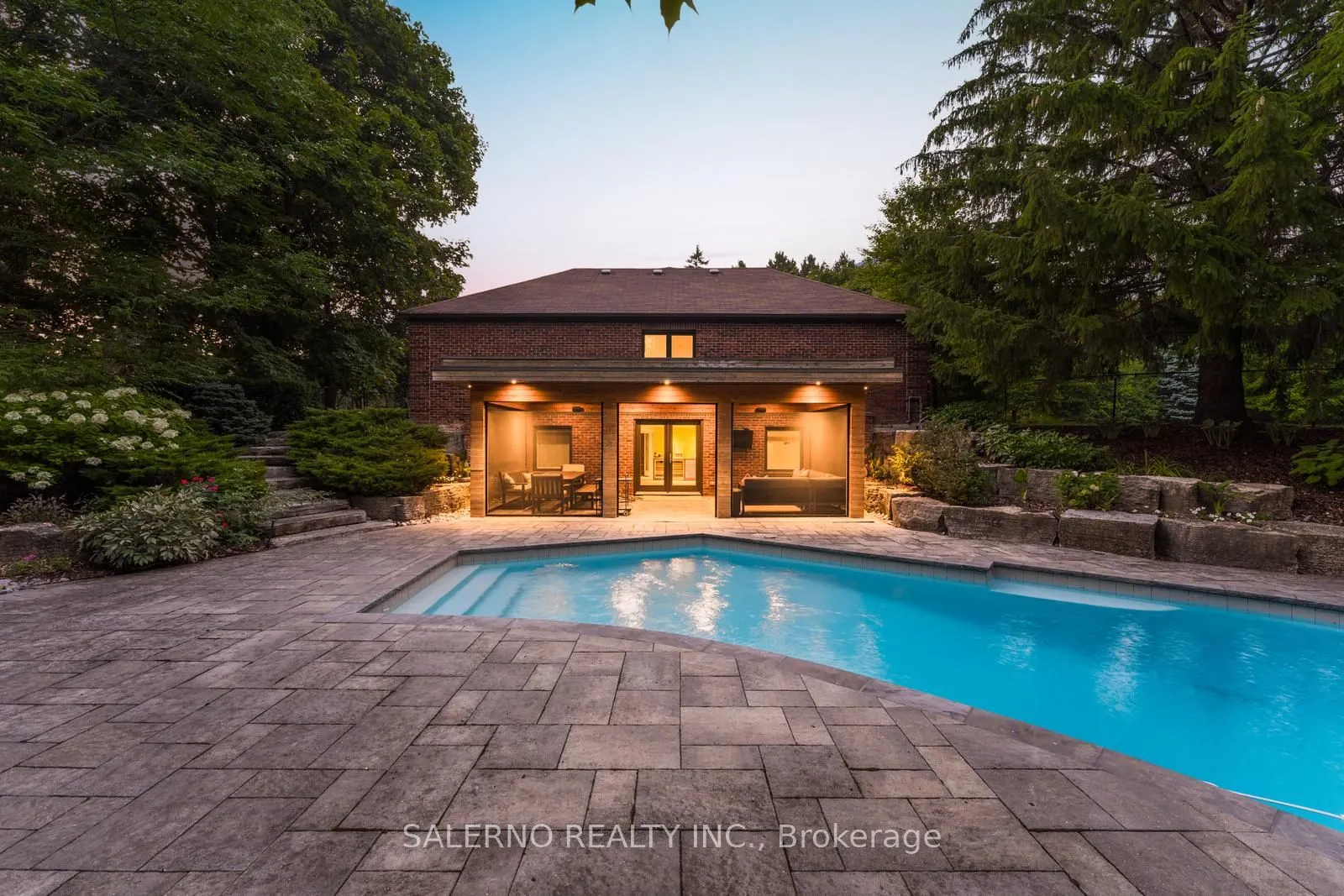 85 Valleyview Court