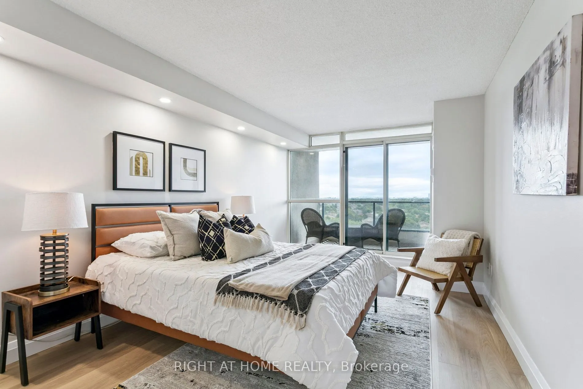 7300 Yonge Street, #1611
