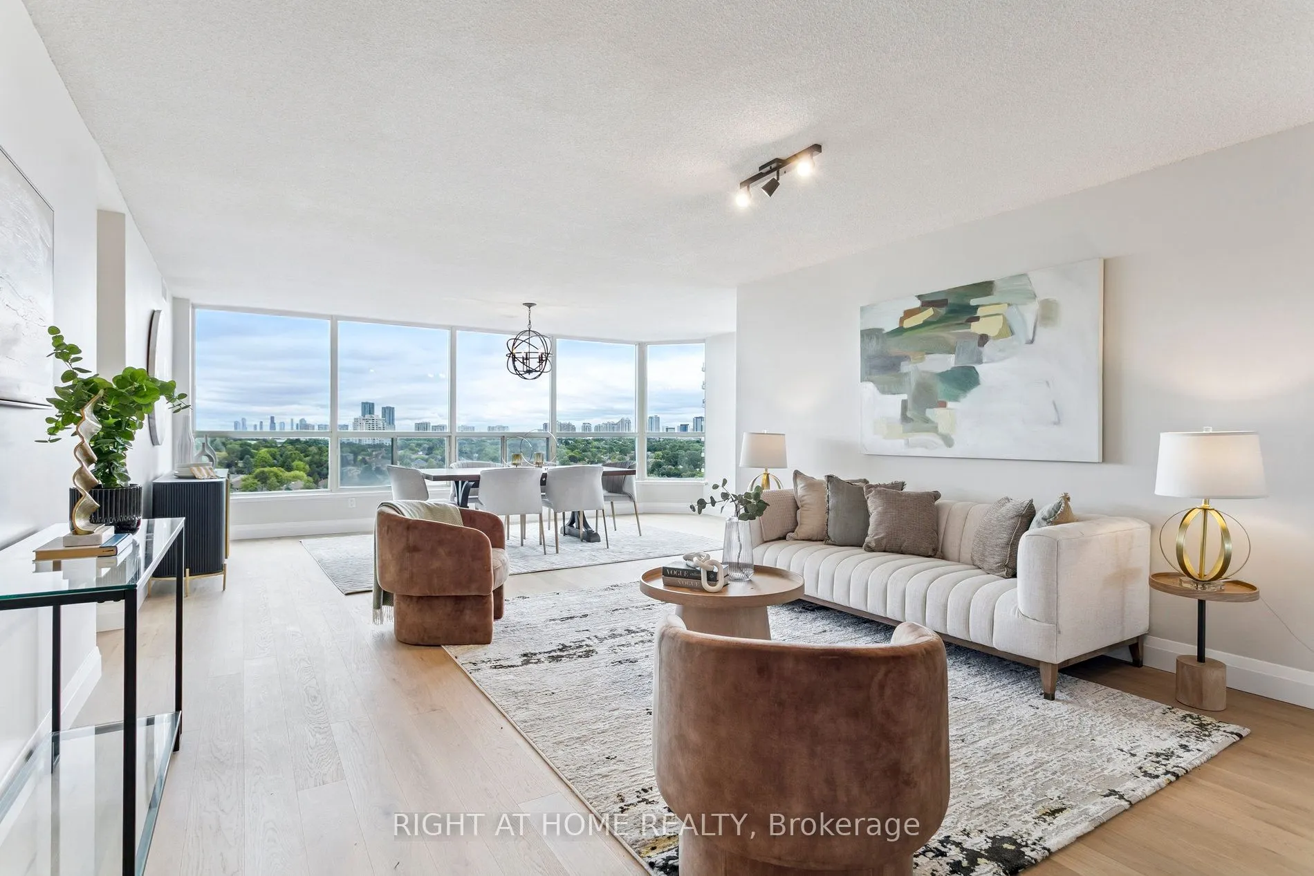 7300 Yonge Street, #1611