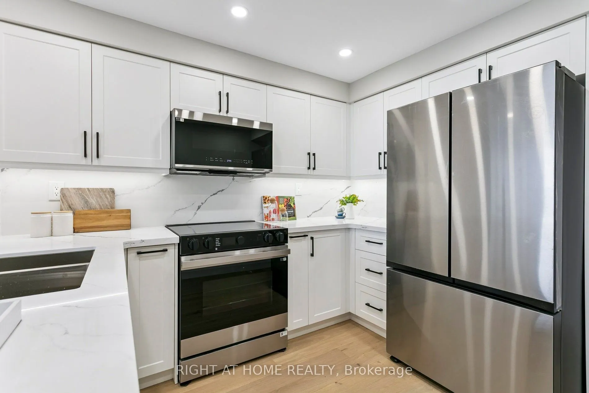 7300 Yonge Street, #1611