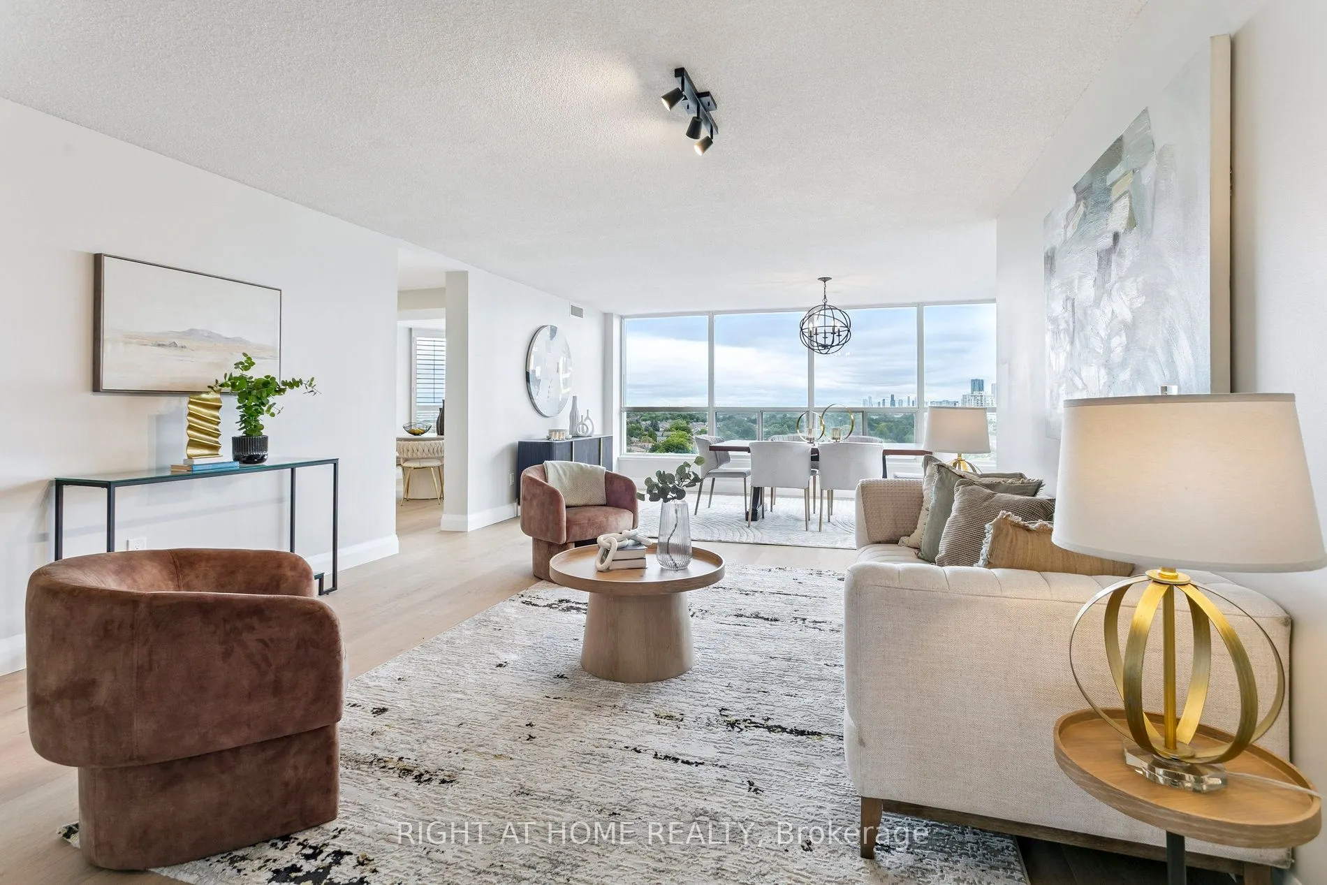 7300 Yonge Street, #1611