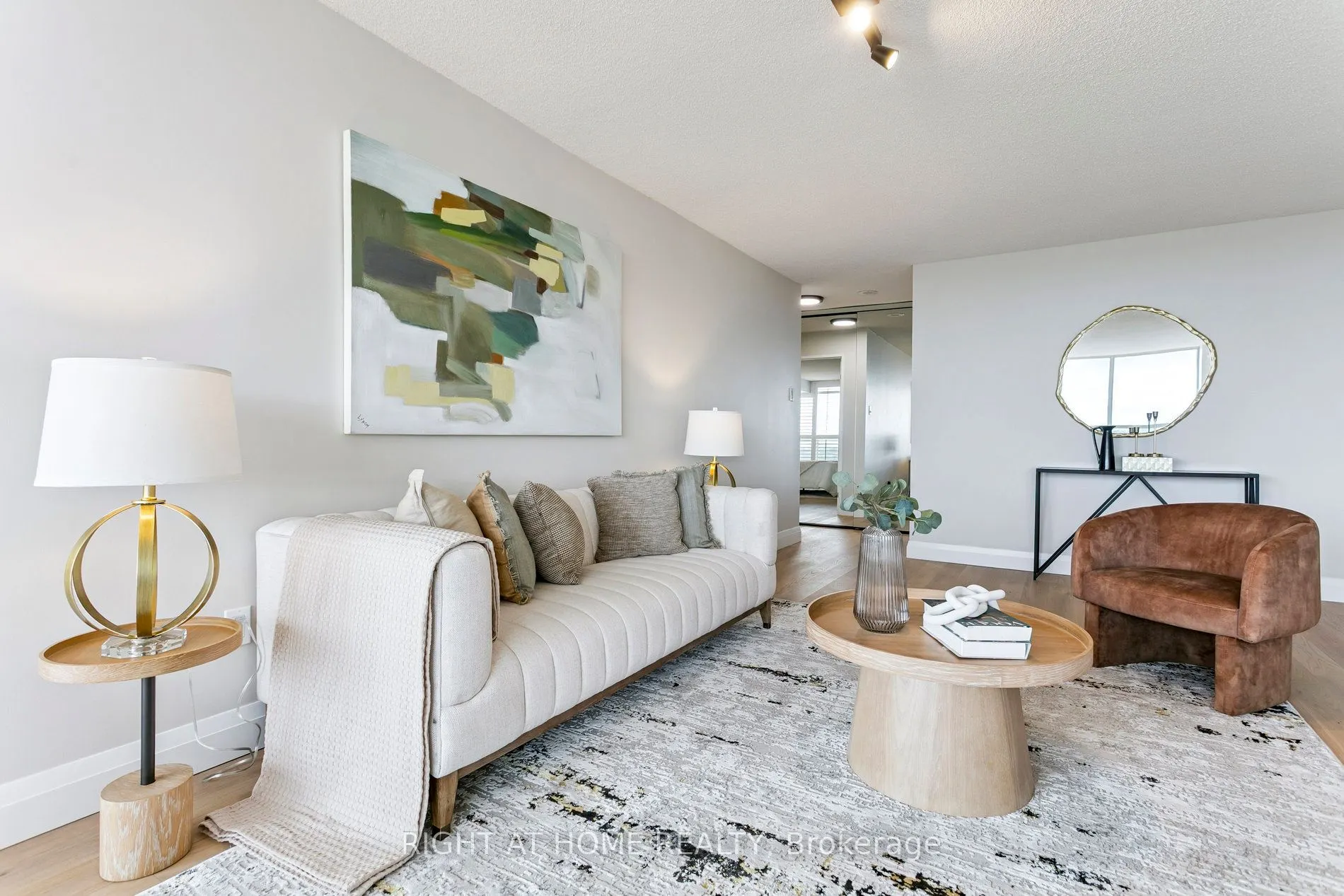 7300 Yonge Street, #1611
