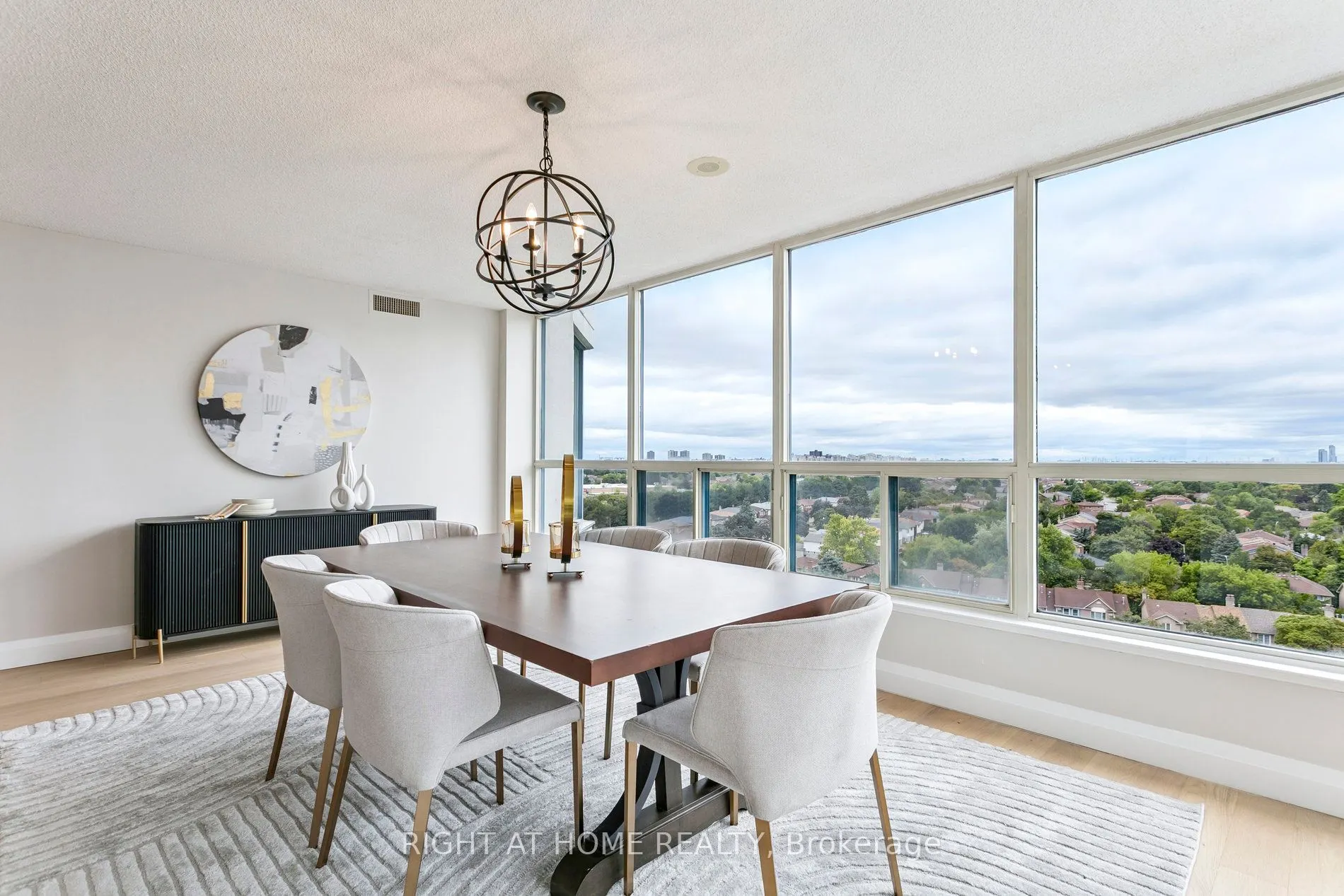 7300 Yonge Street, #1611