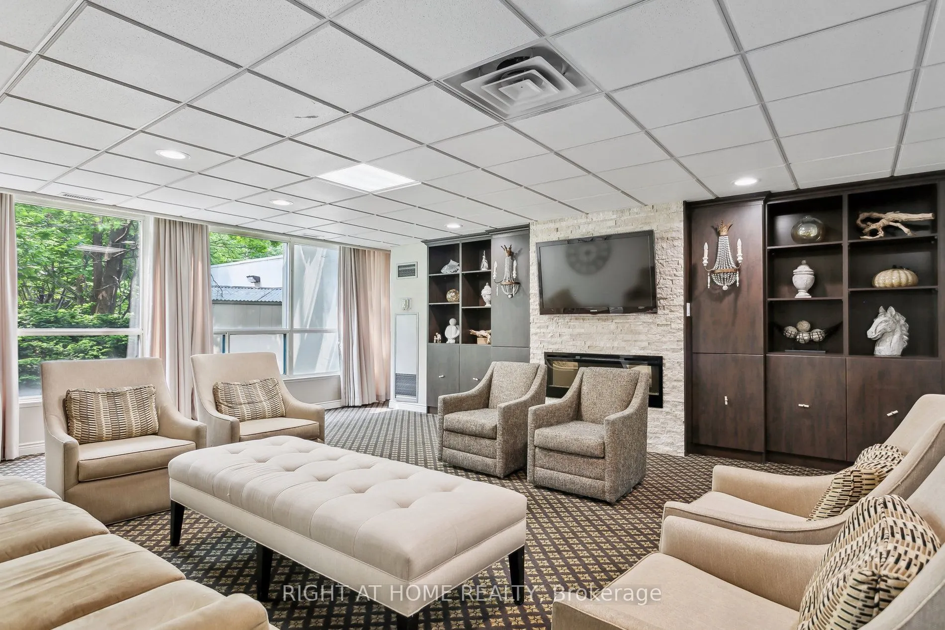 7300 Yonge Street, #1611