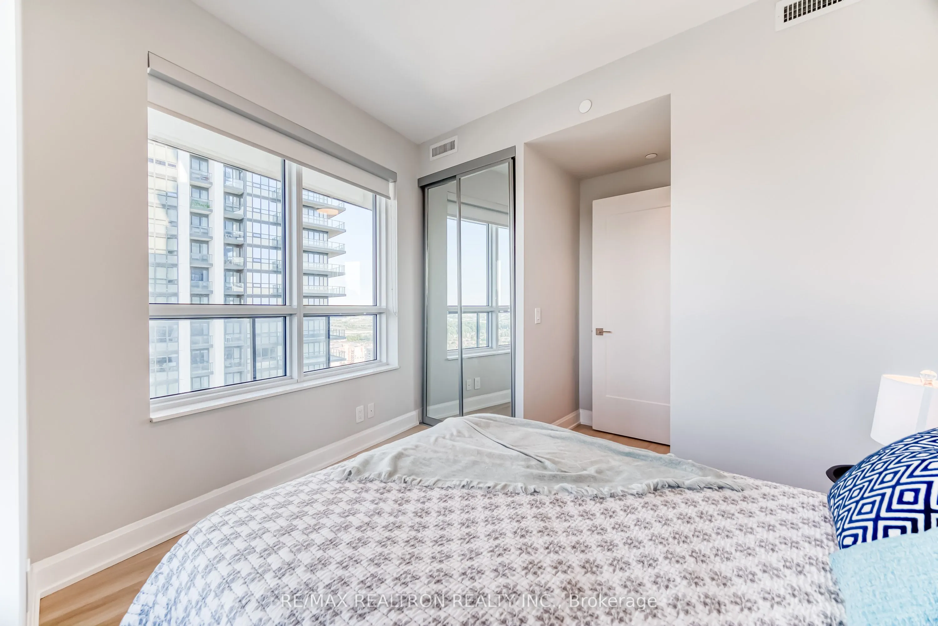 12 Gandhi Lane, #2802