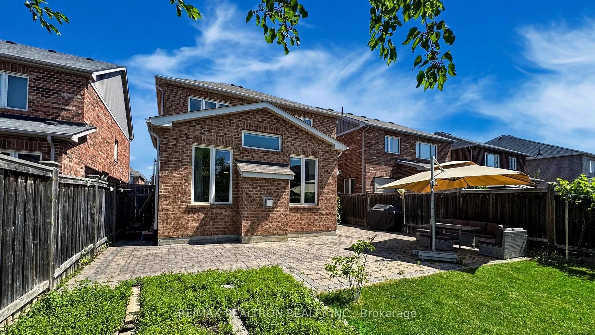 35 Amberwing Landing