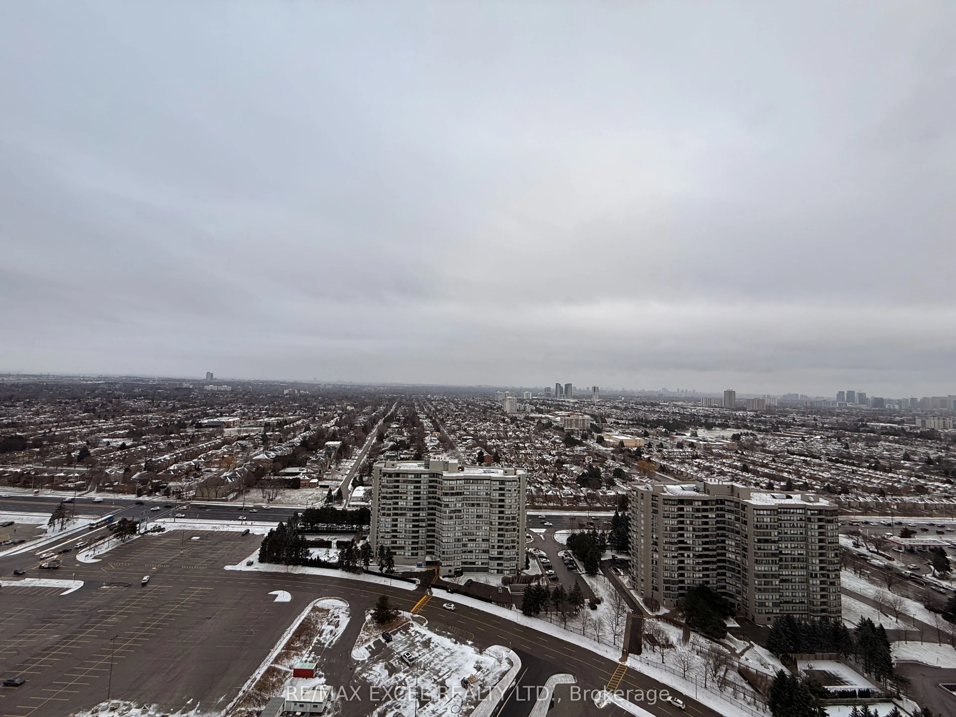 30 Upper Mall Way, #2910