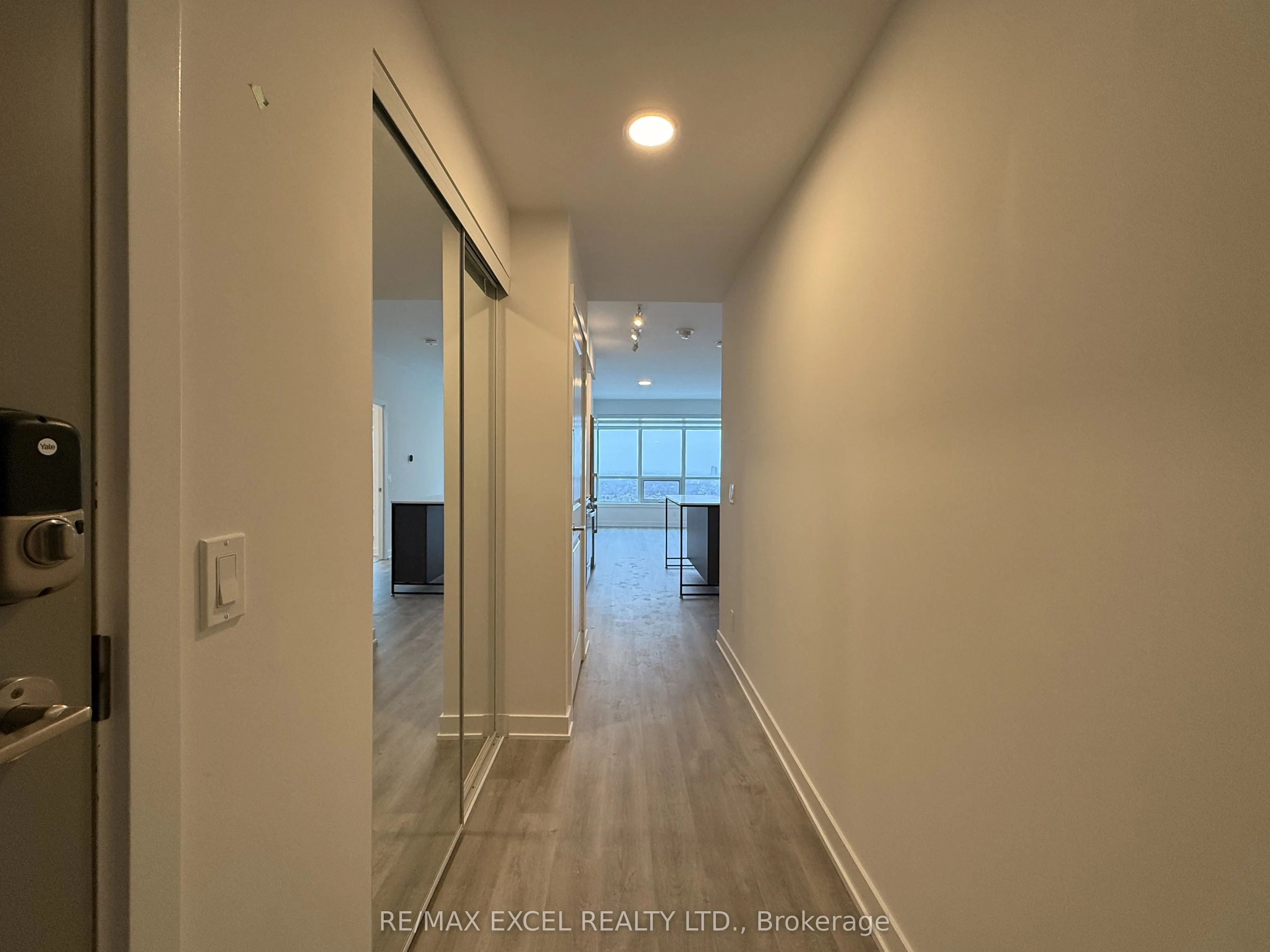 30 Upper Mall Way, #2910