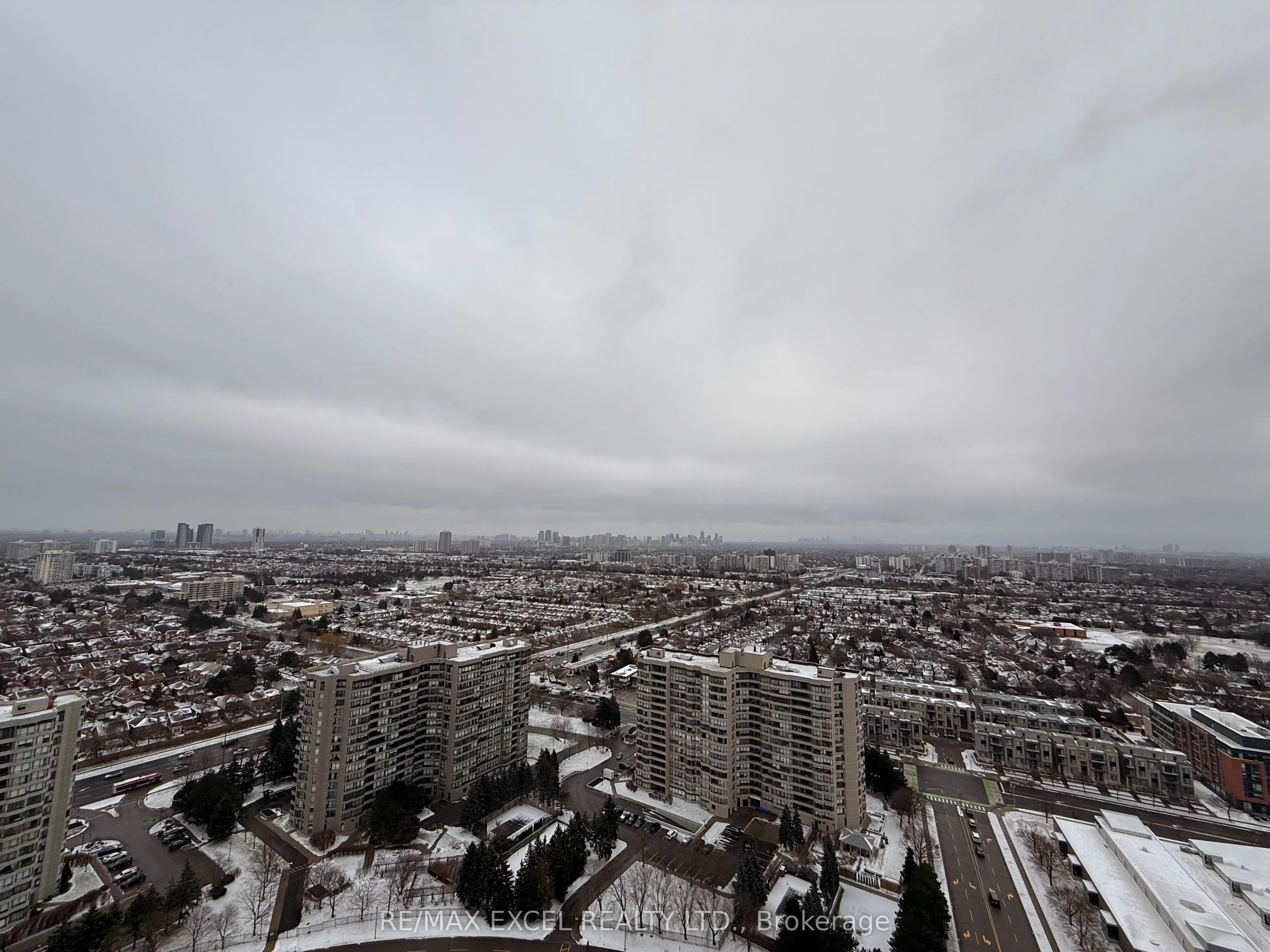 30 Upper Mall Way, #2910