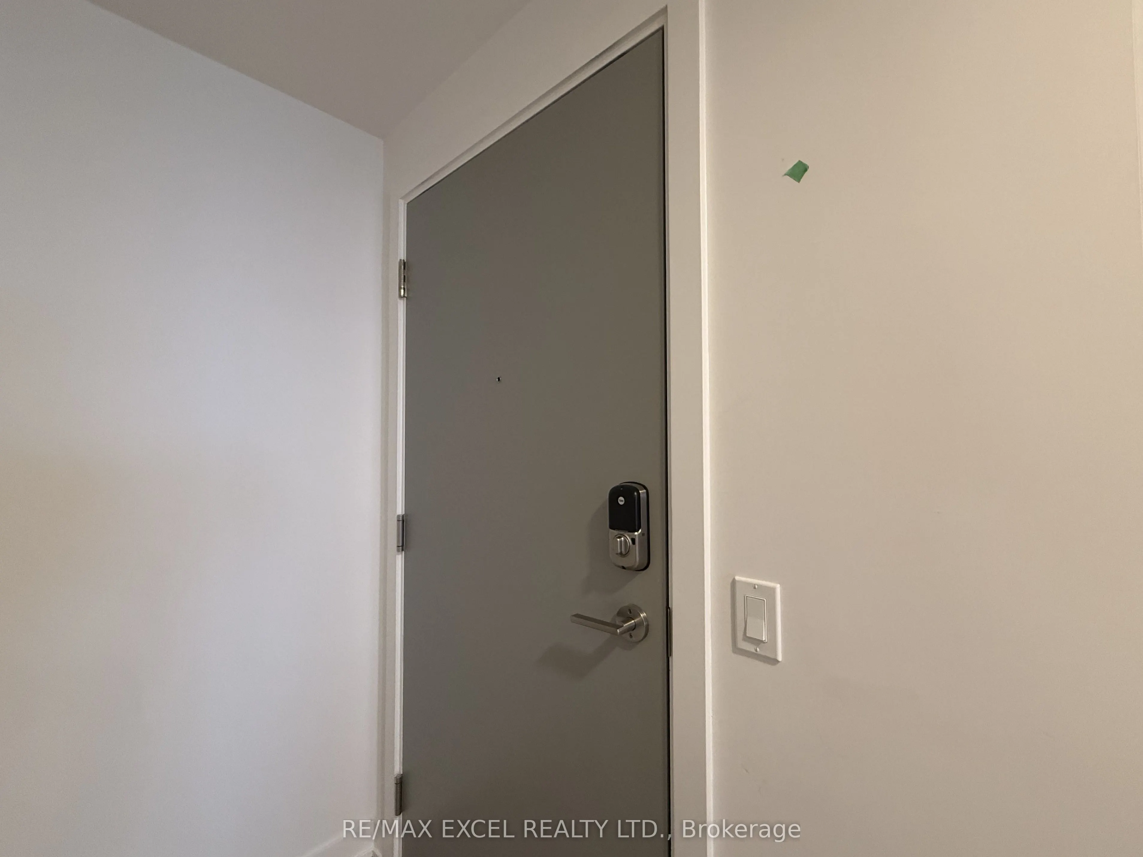 30 Upper Mall Way, #2910