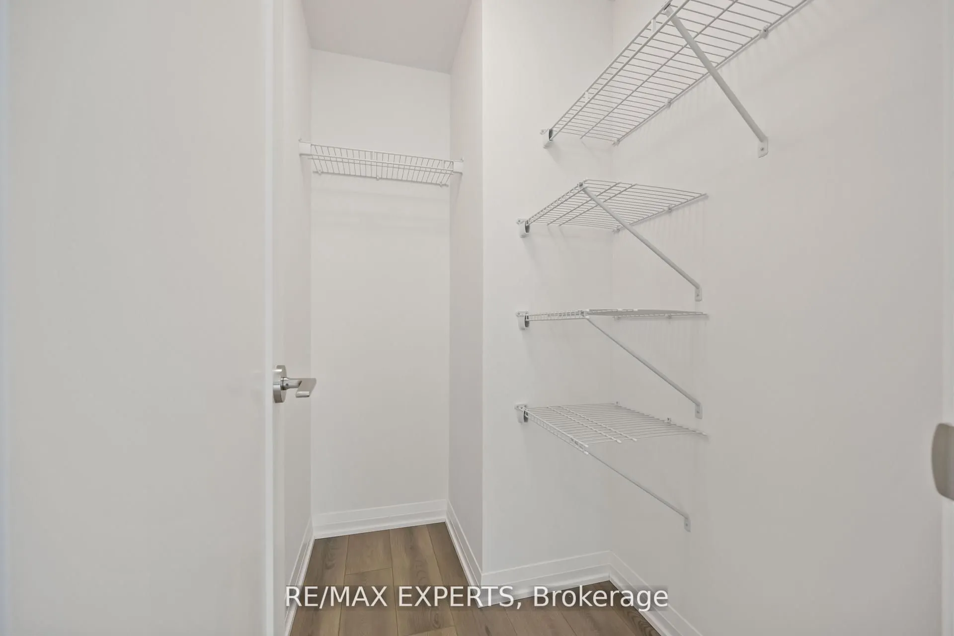 8960 Jane Street, #1002