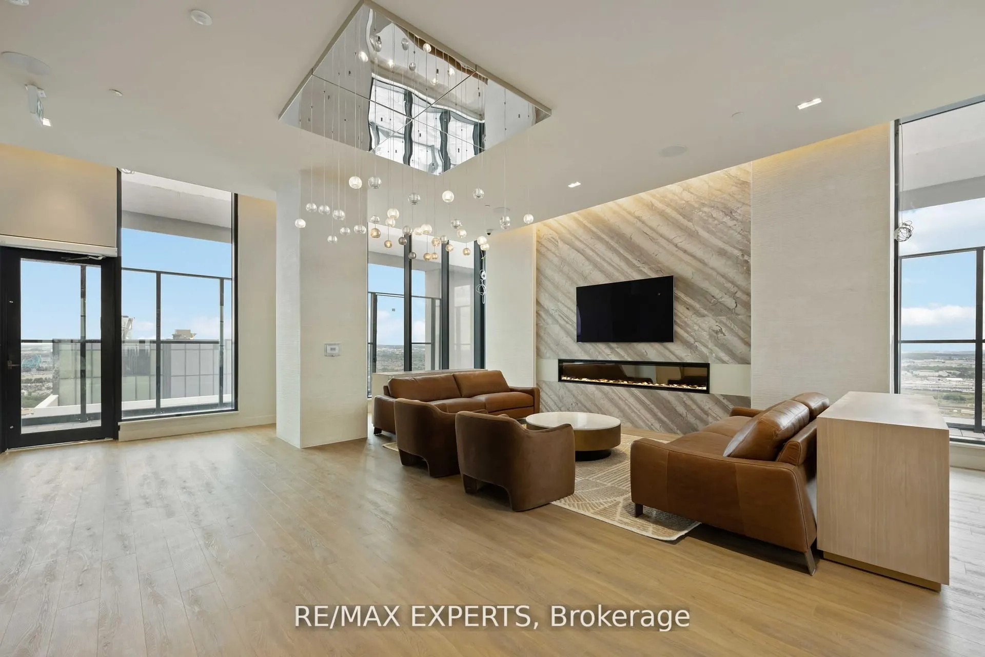 8960 Jane Street, #1002