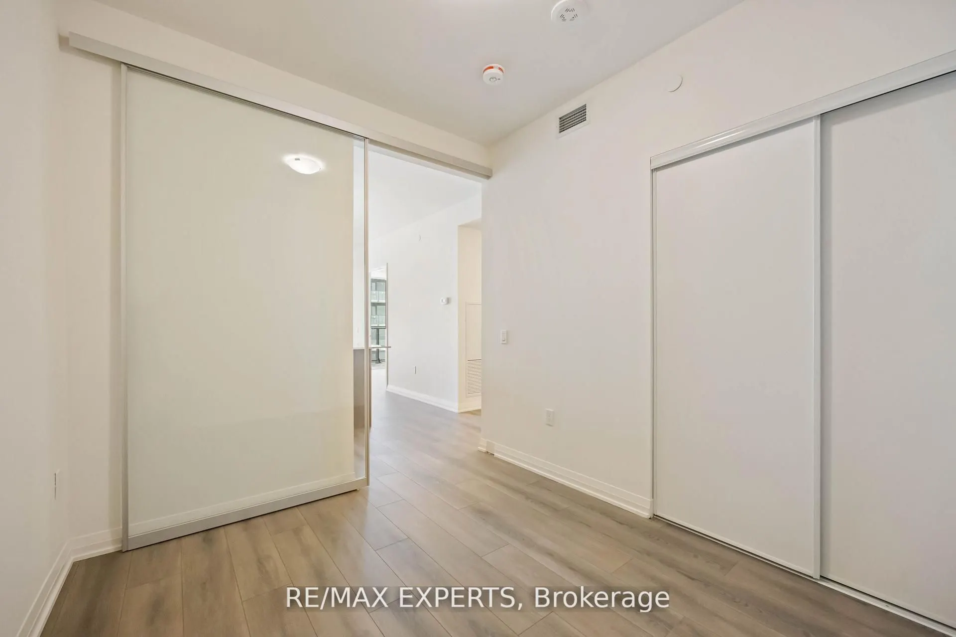8960 Jane Street, #1002