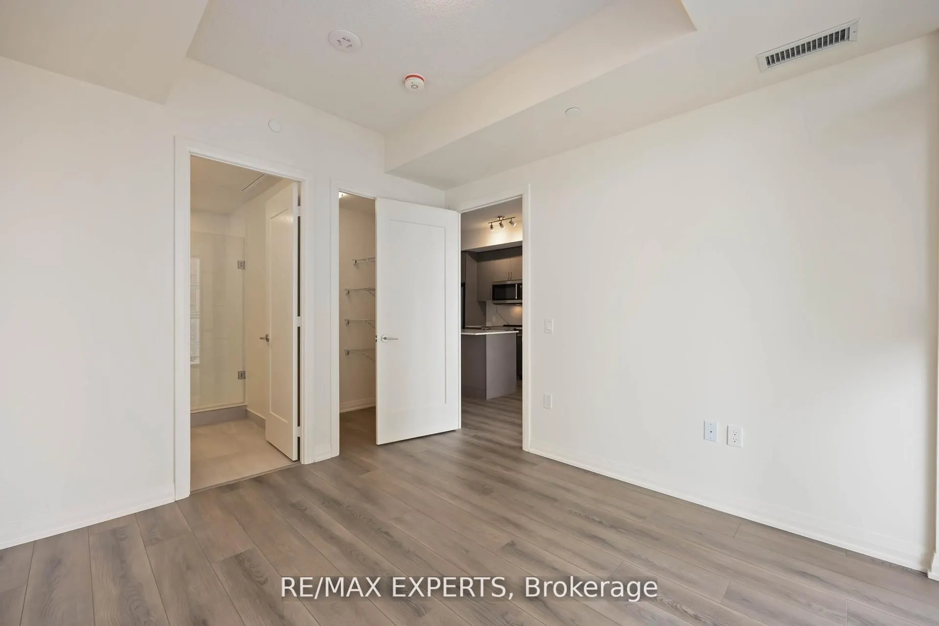 8960 Jane Street, #1002