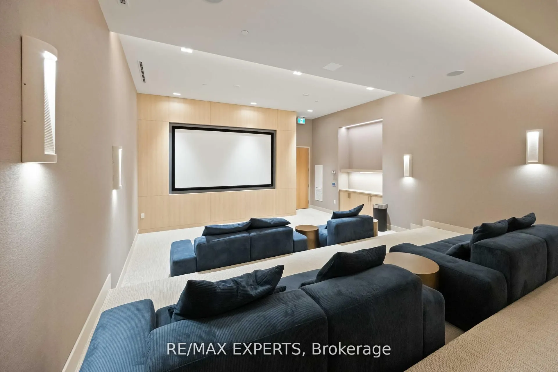 8960 Jane Street, #1002