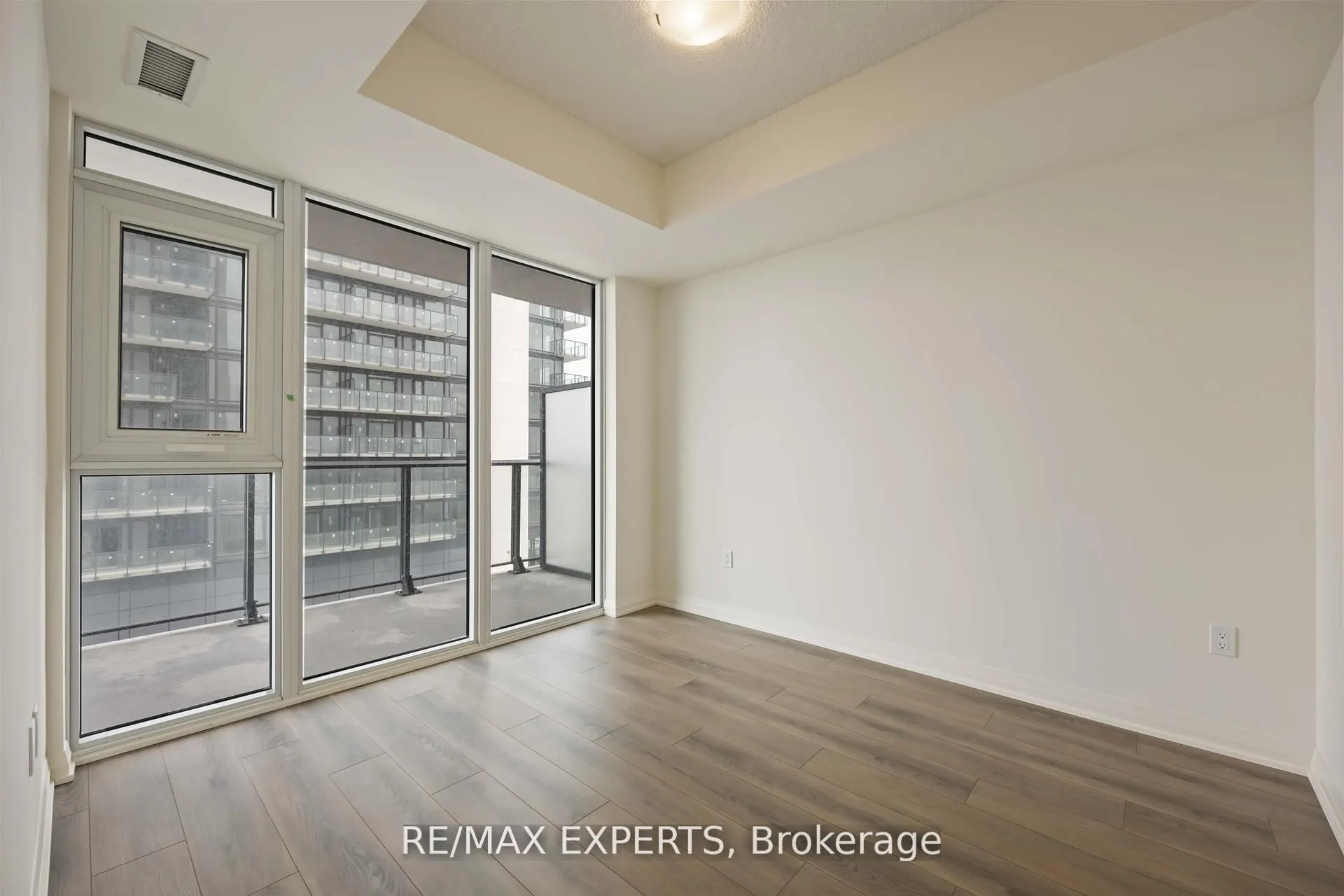 8960 Jane Street, #1002