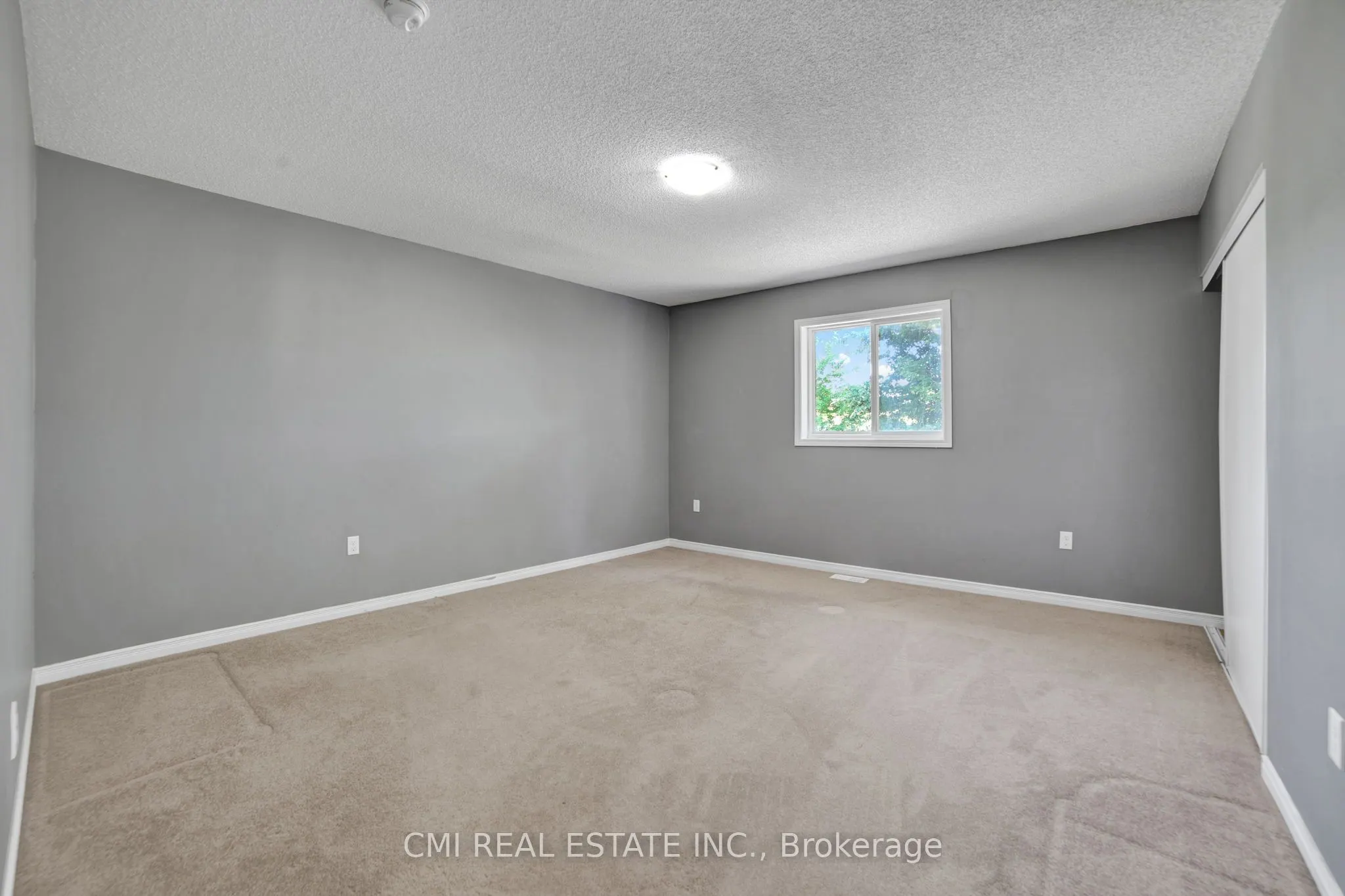 1218 Leslie Drive
