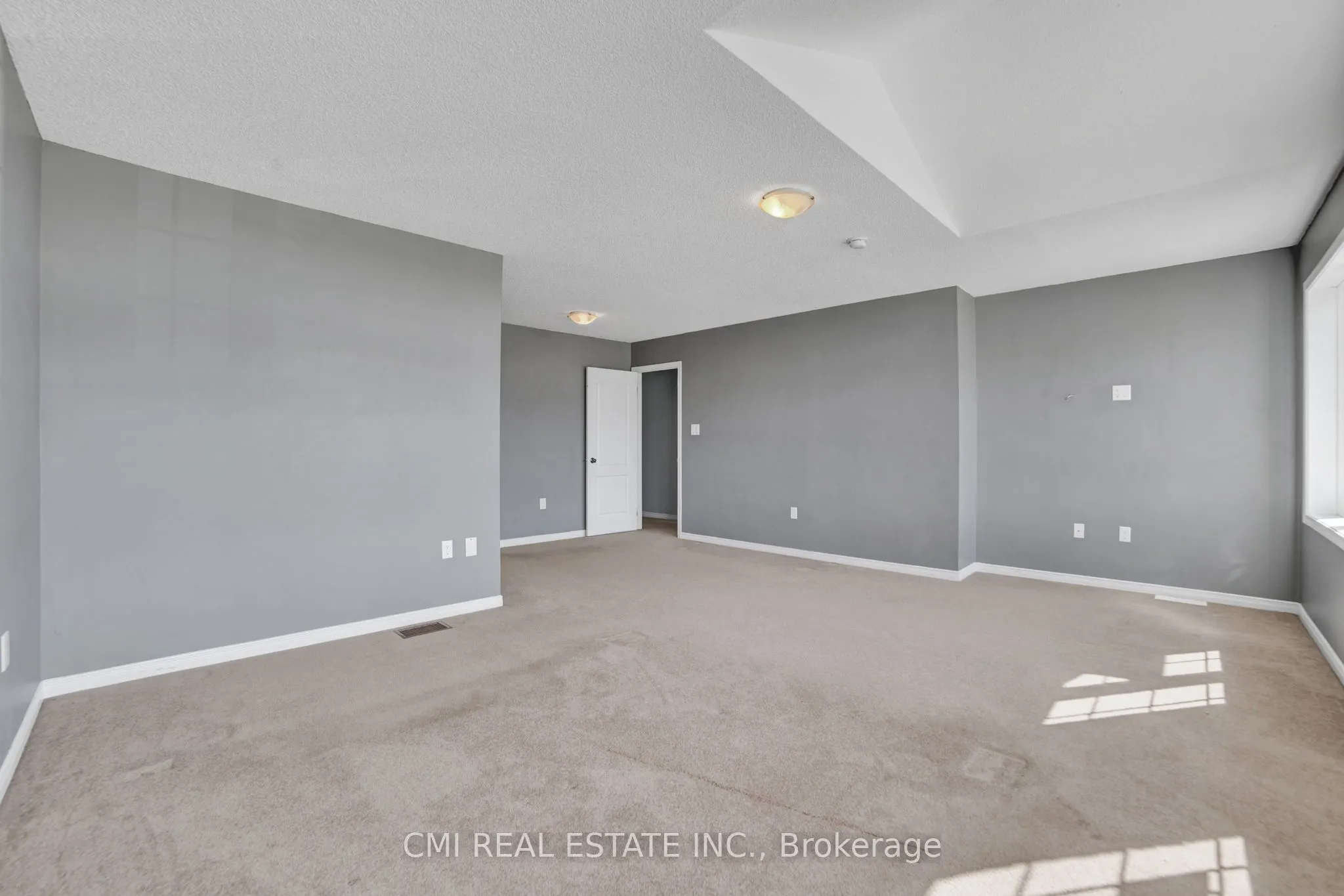1218 Leslie Drive