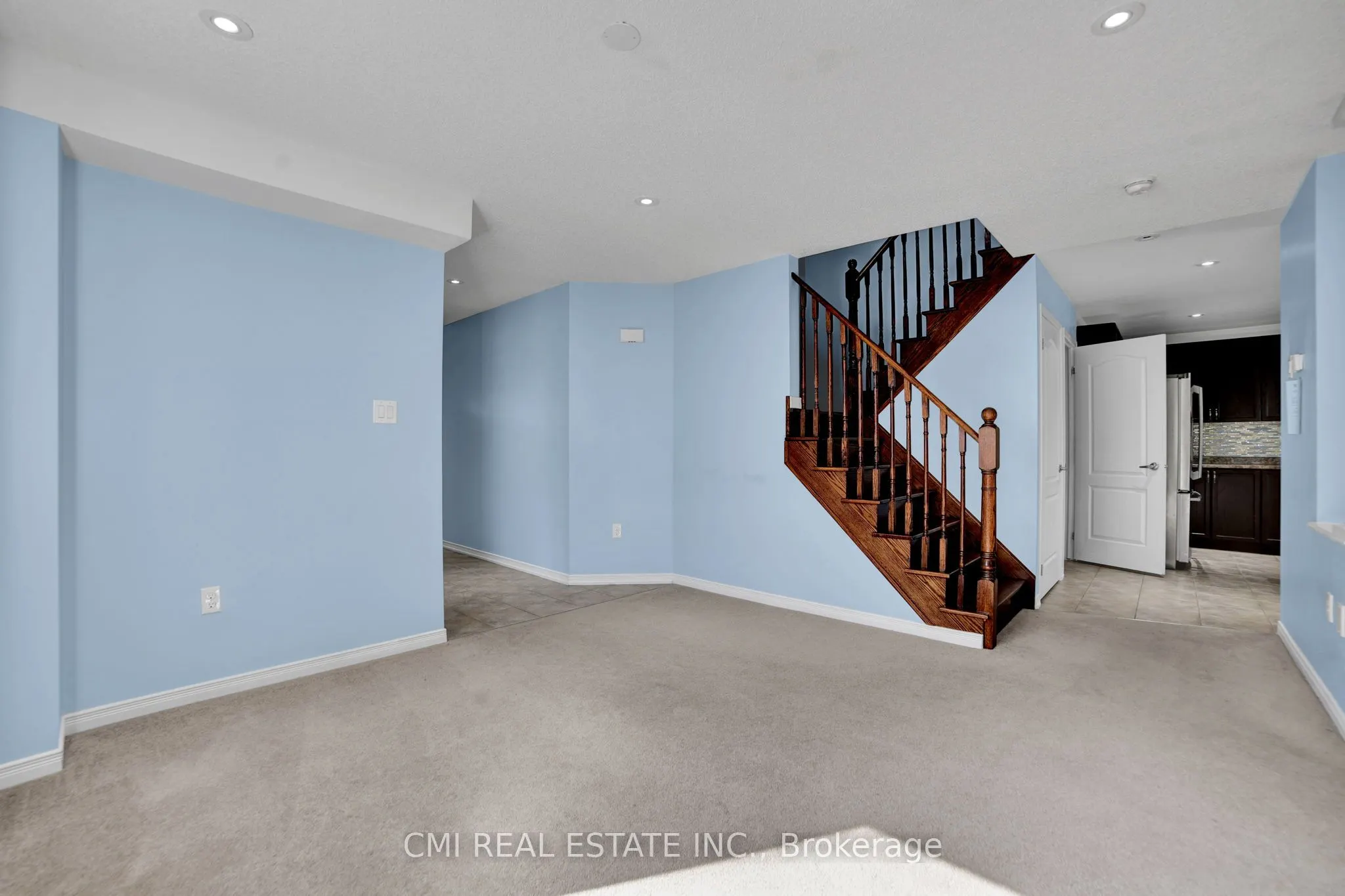 1218 Leslie Drive
