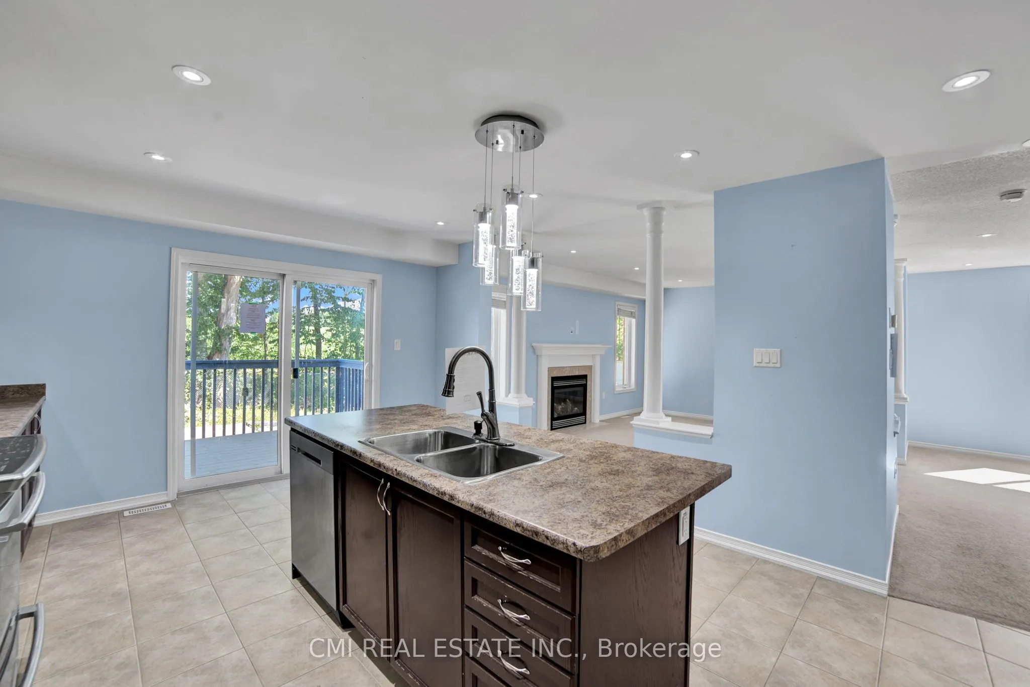 1218 Leslie Drive