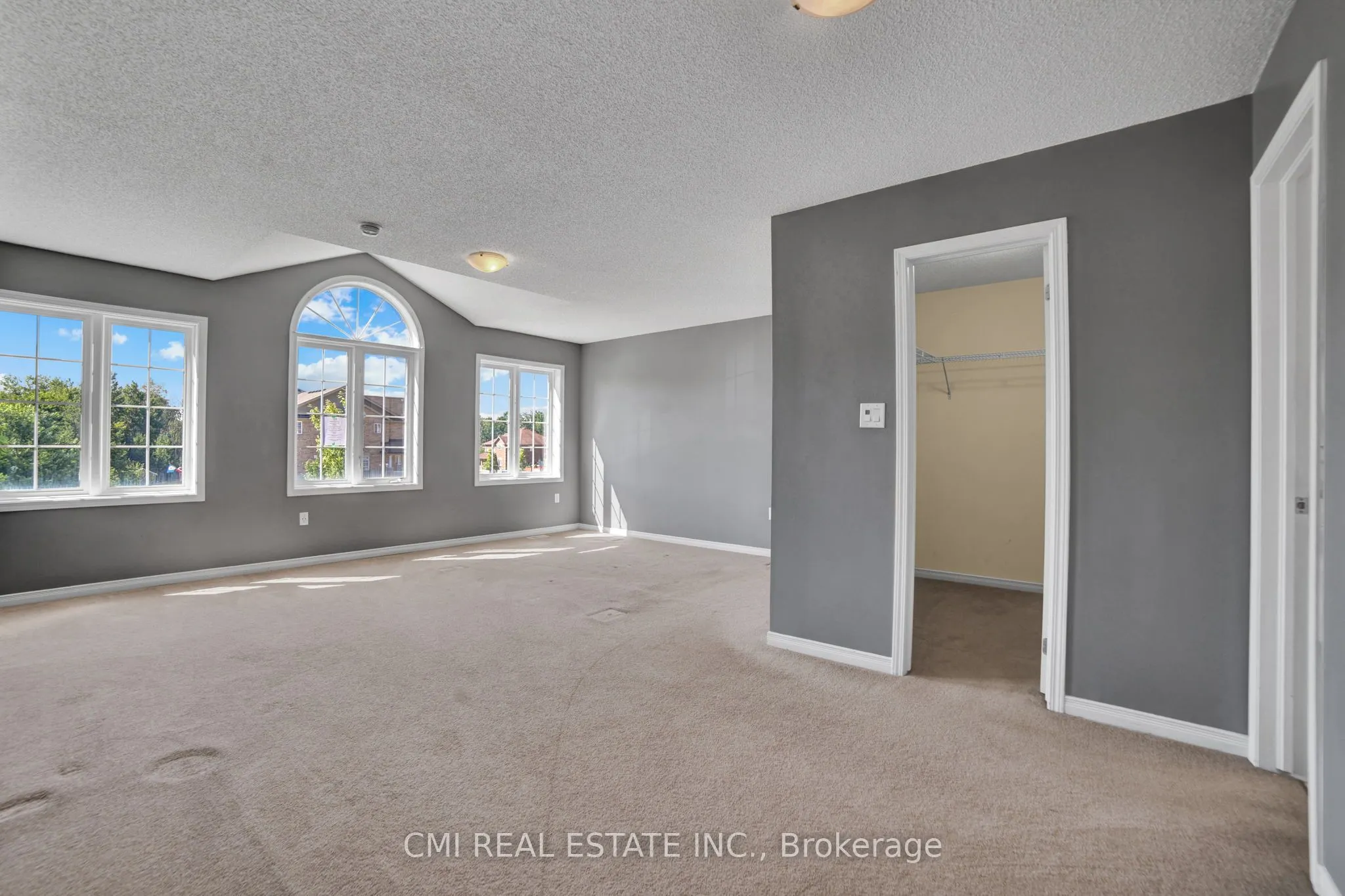1218 Leslie Drive