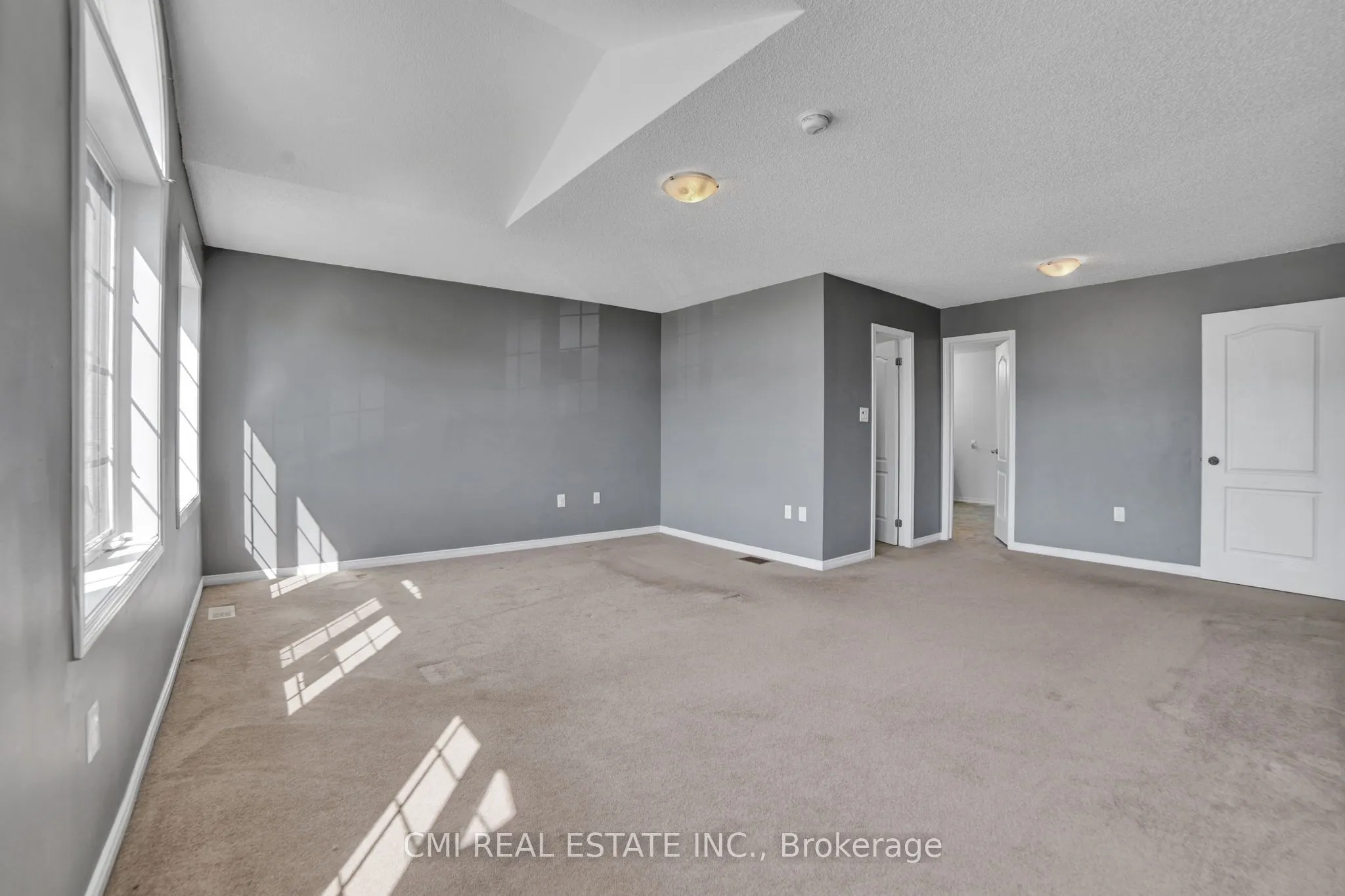 1218 Leslie Drive
