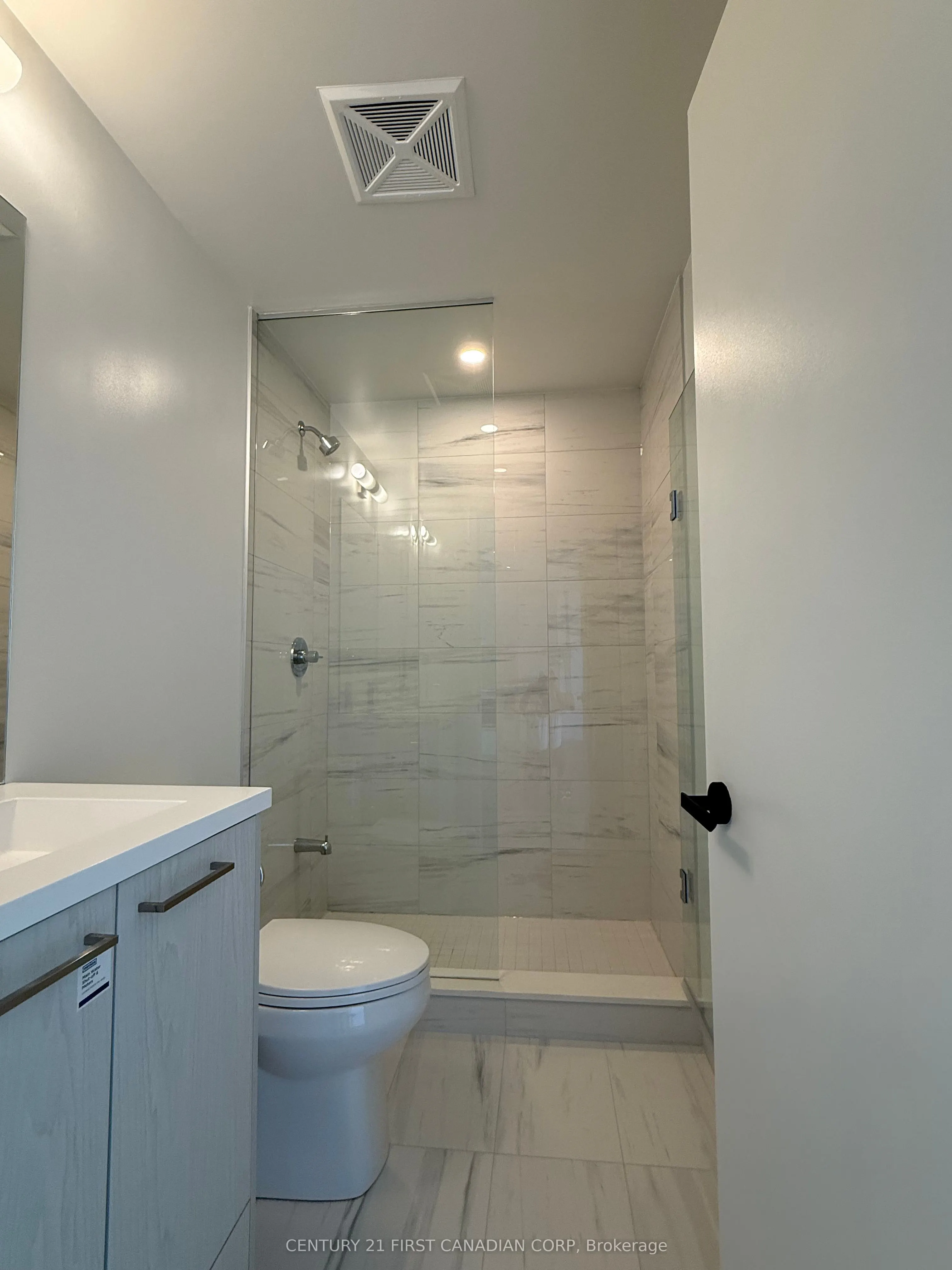28 Interchange Way N, #D-3705