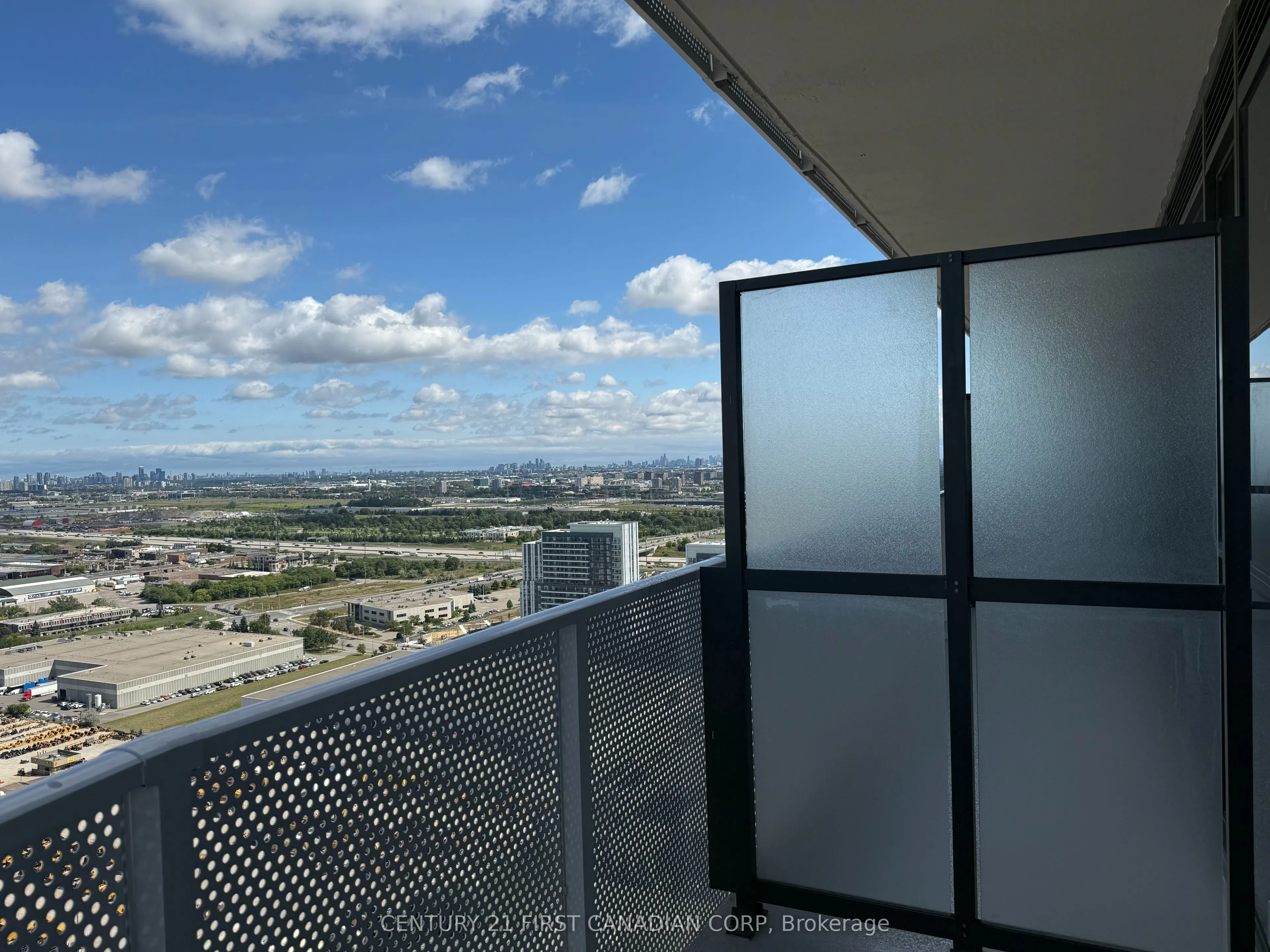 28 Interchange Way N, #D-3705
