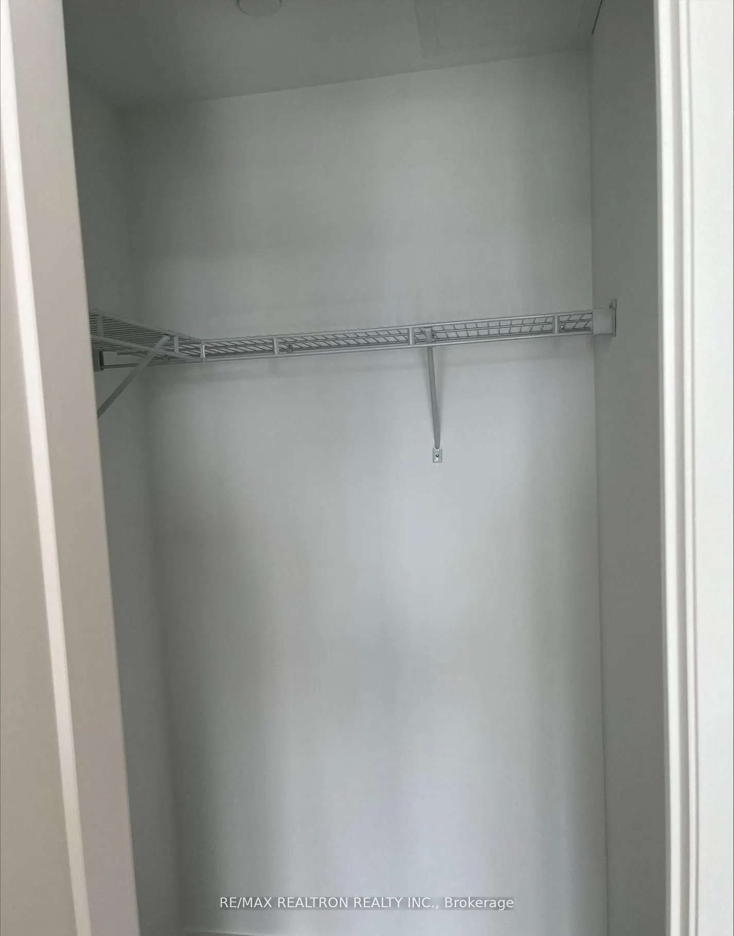95 Oneida Crescent, #410