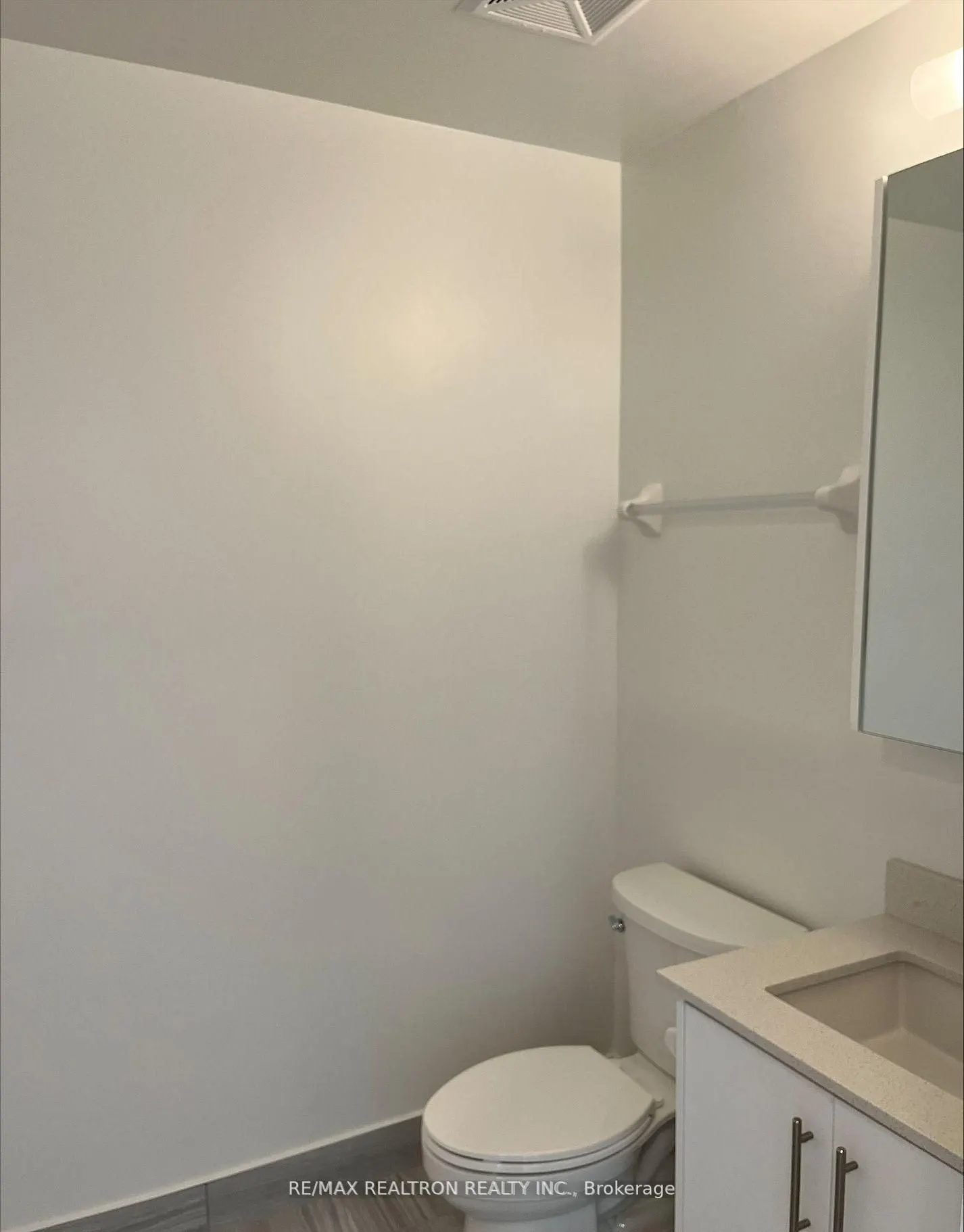 95 Oneida Crescent, #410