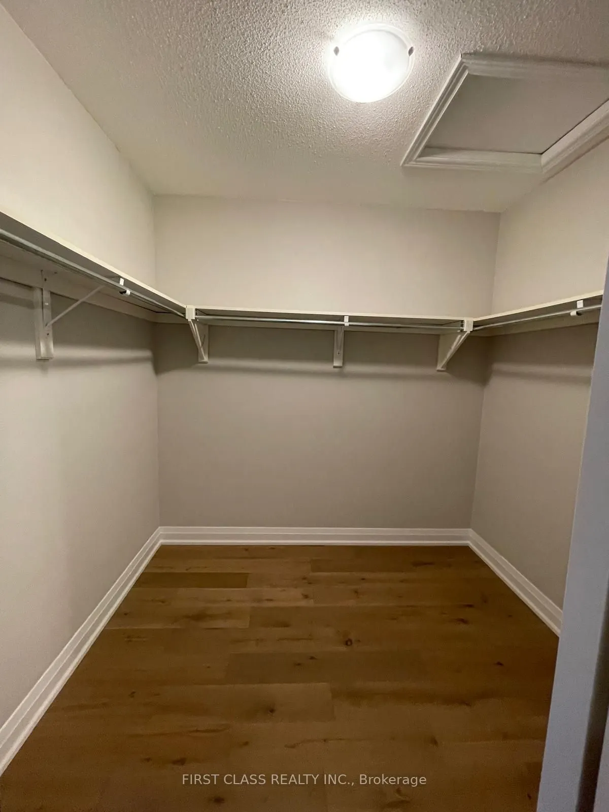 62 Dancer's Drive
