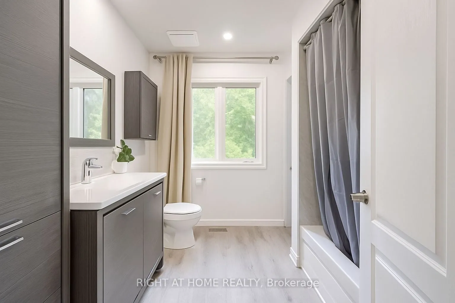 32 Grandview Crescent