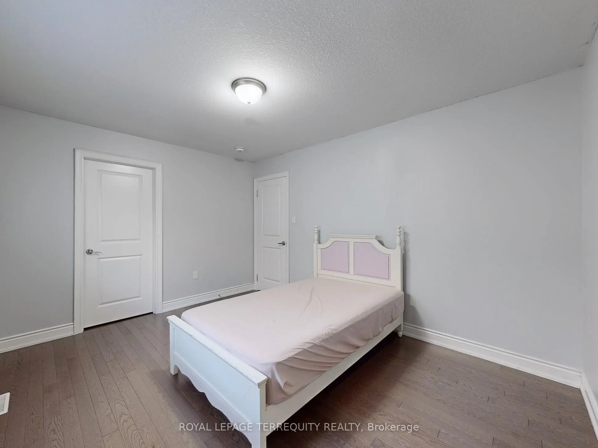 28 Richmond Park Drive