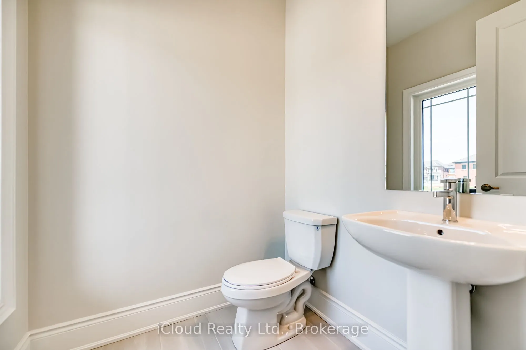 160 Winthrop Crescent