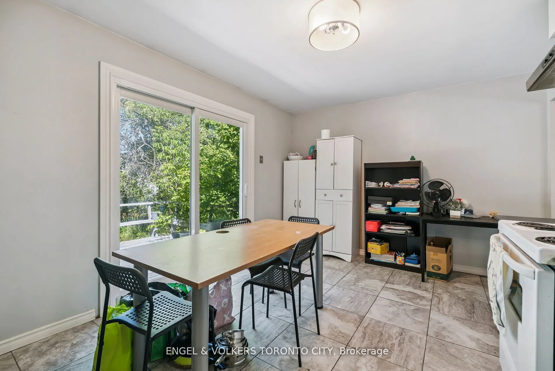 2082 St John's Road